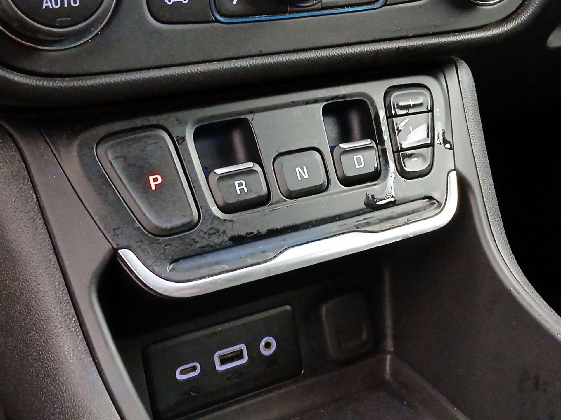 Thumbnail: 2020 GMC Terrain - 17