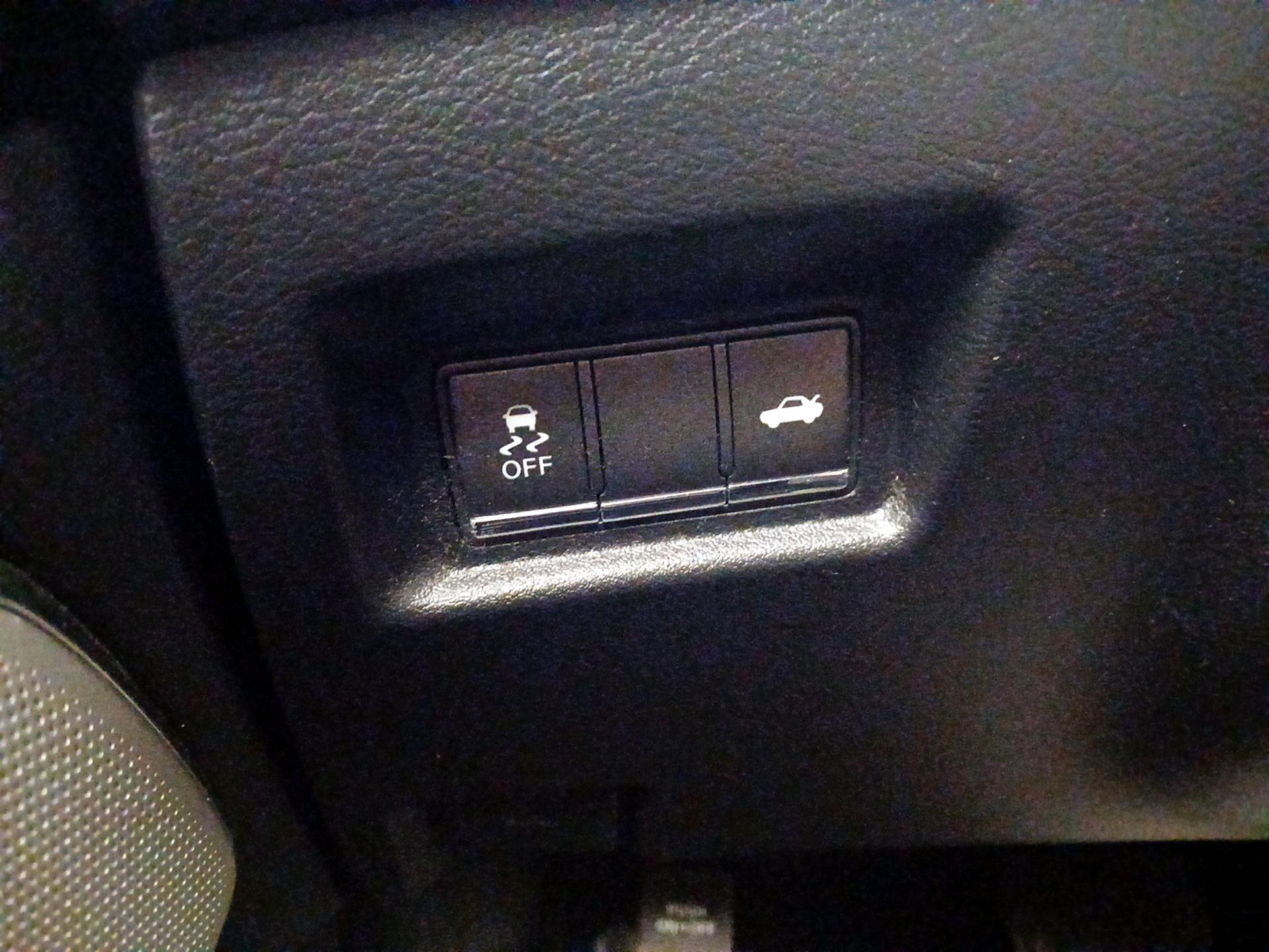 Thumbnail: 2017 INFINITI Q60 - 13