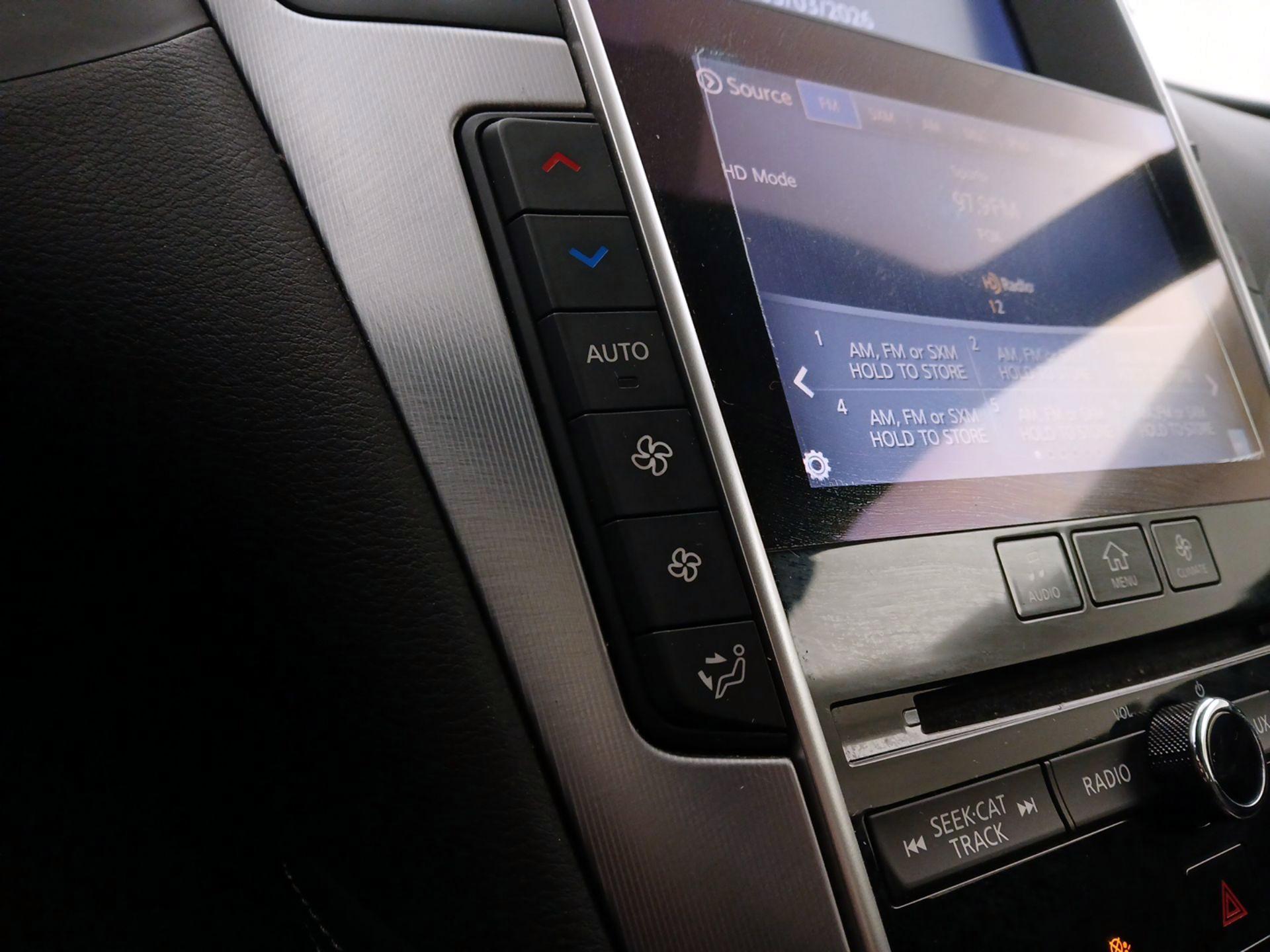 Thumbnail: 2017 INFINITI Q60 - 16