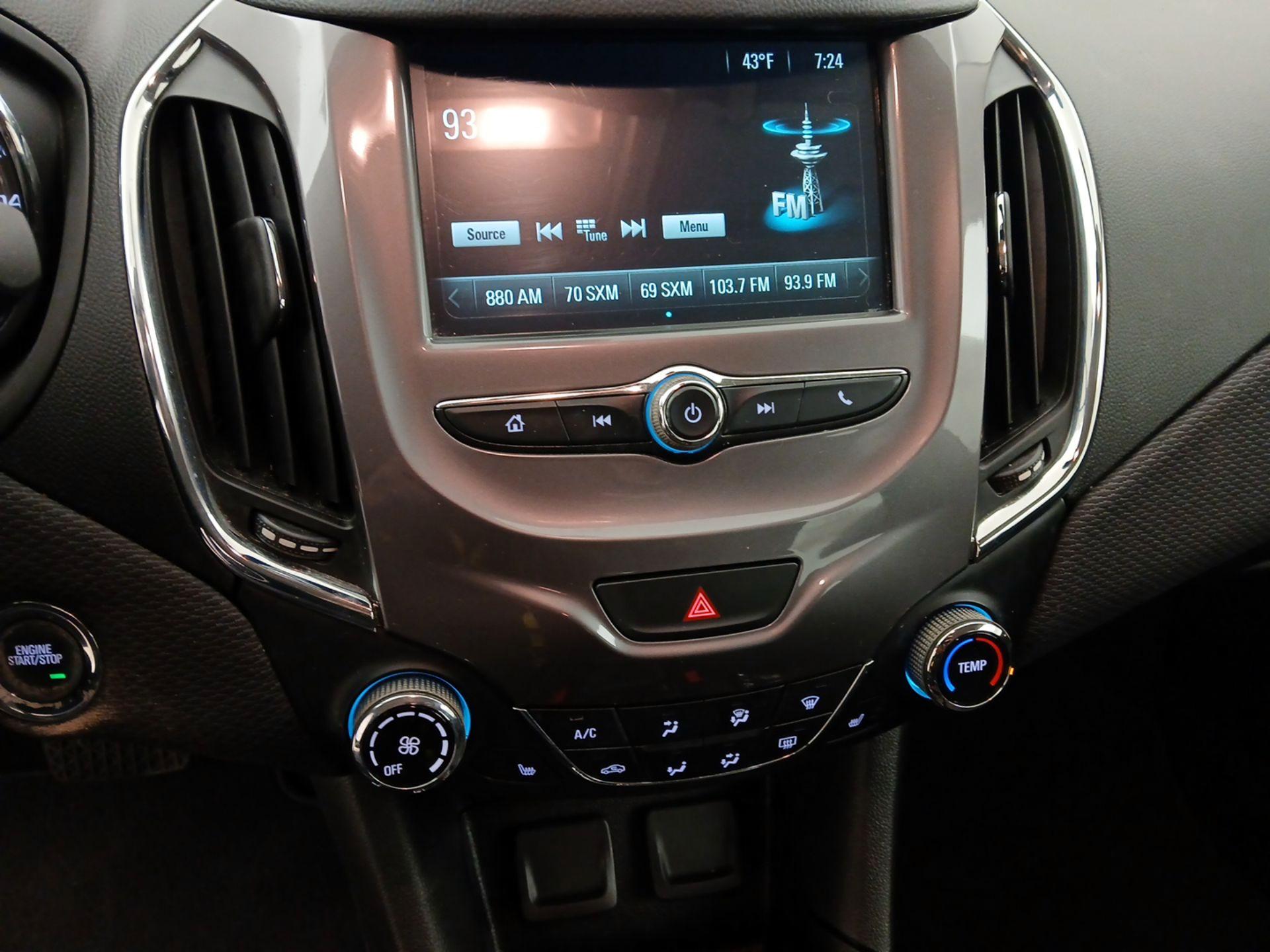 Thumbnail: 2018 Chevrolet Cruze - 15