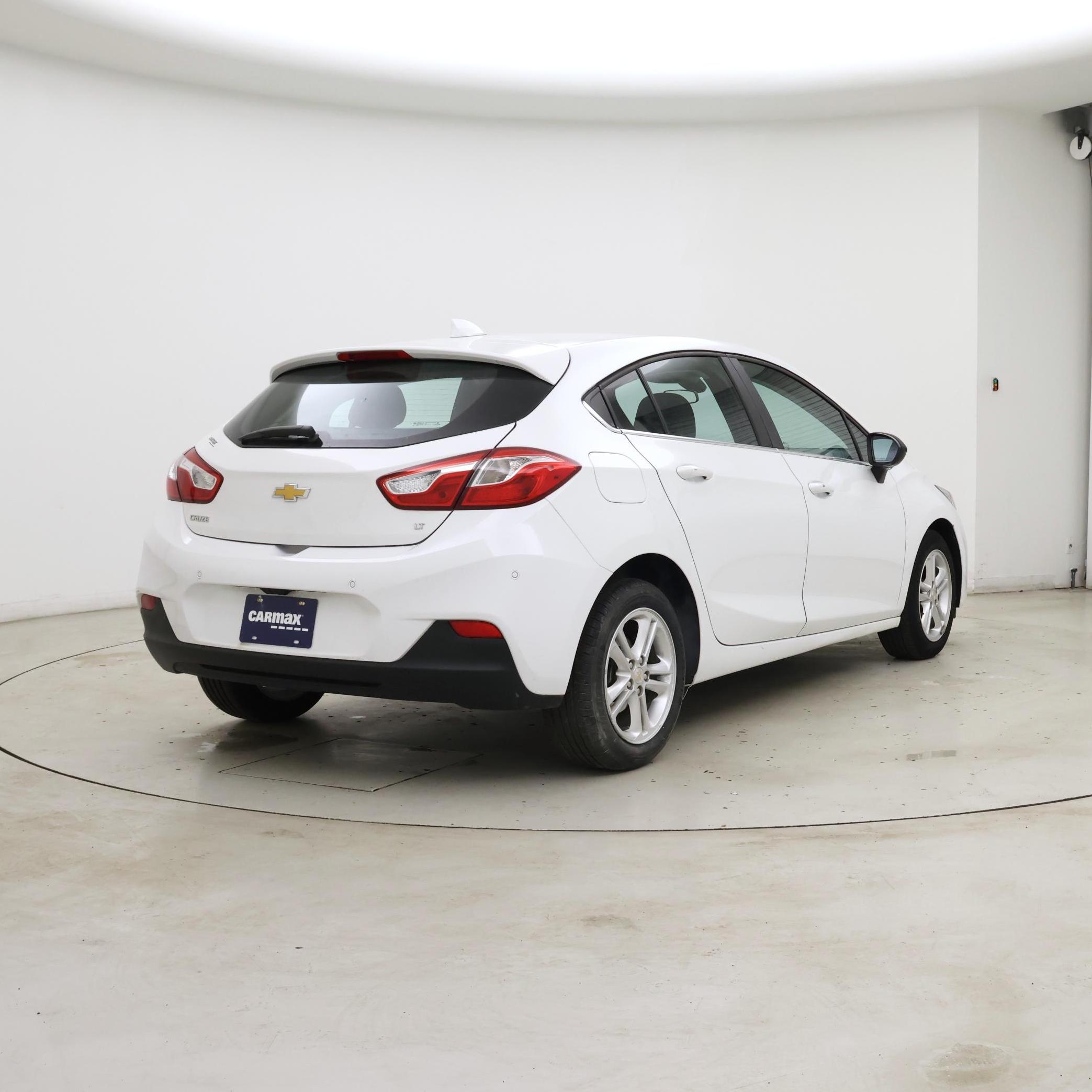 Thumbnail: 2018 Chevrolet Cruze - 8