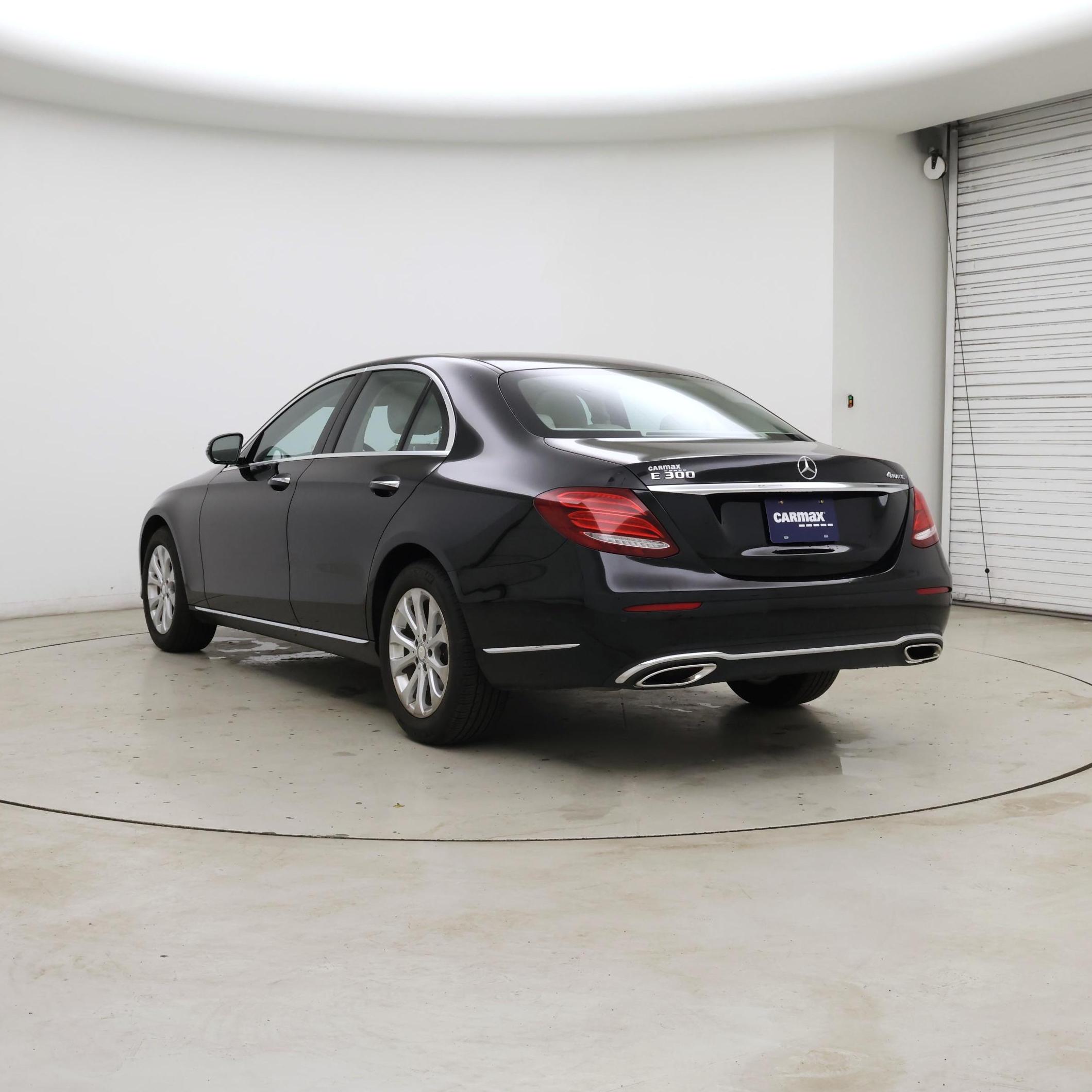 Thumbnail: 2017 Mercedes-Benz E-Class - 2