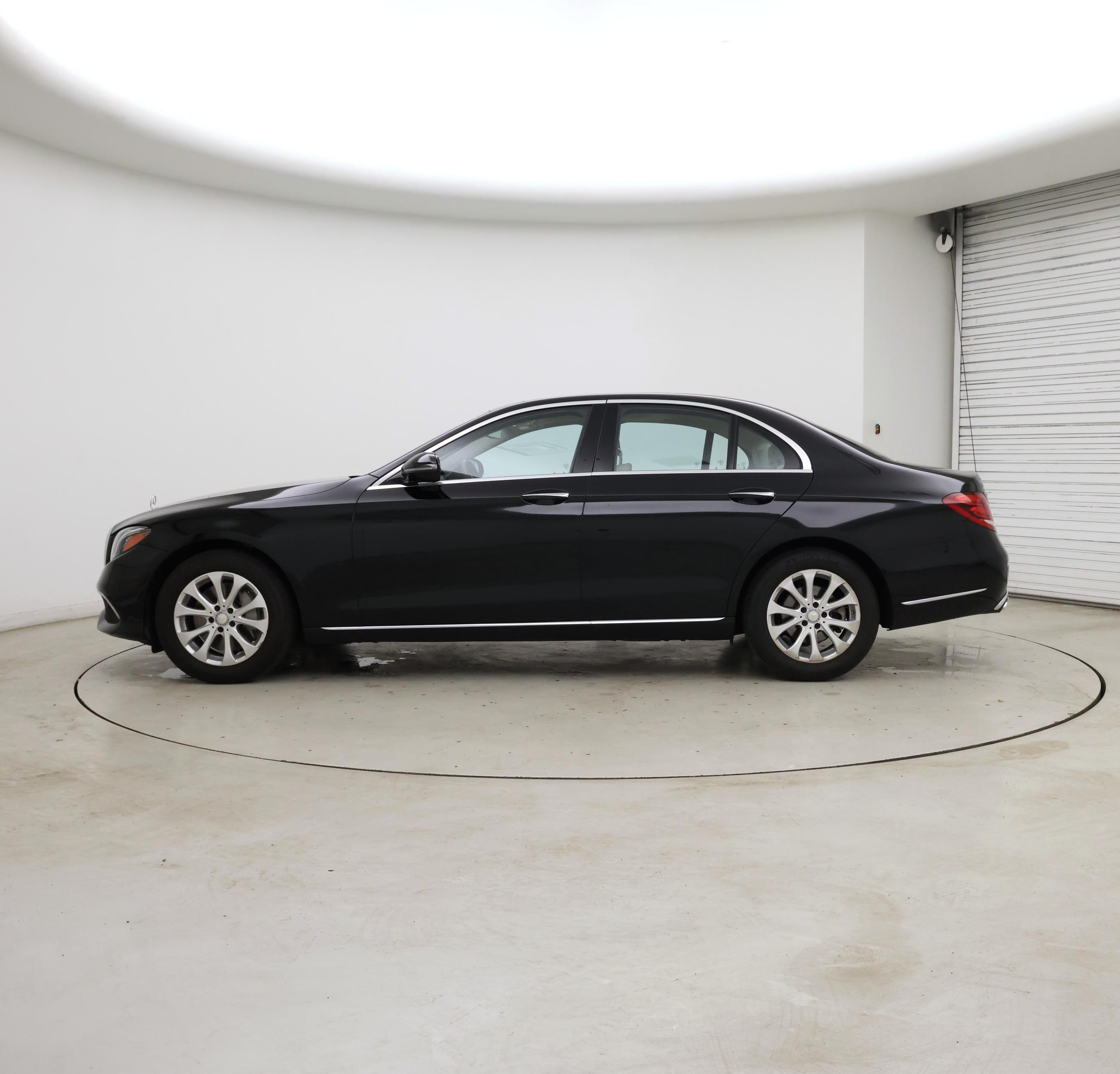 Thumbnail: 2017 Mercedes-Benz E-Class - 3