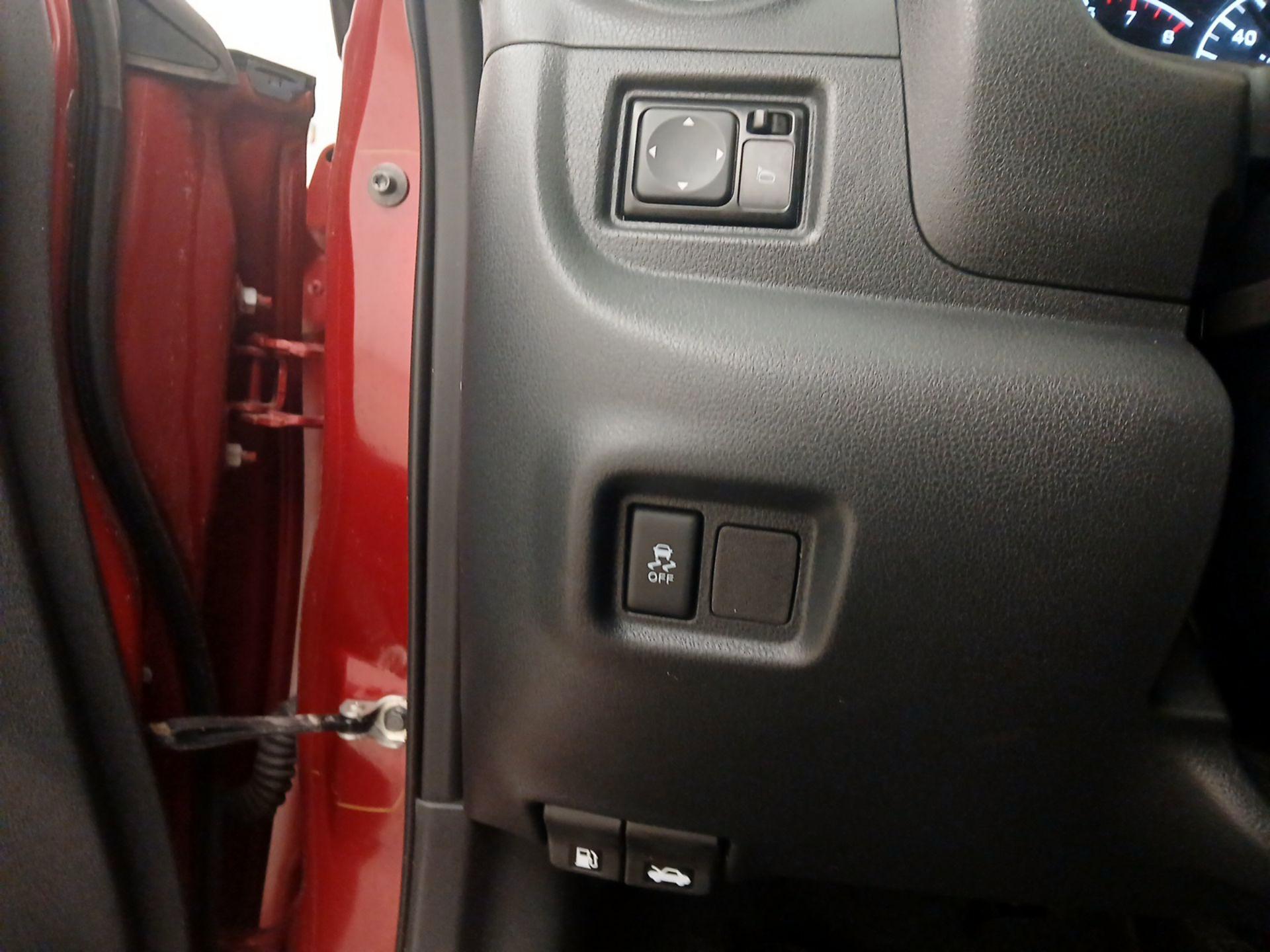 Thumbnail: 2018 Nissan Versa Note - 13