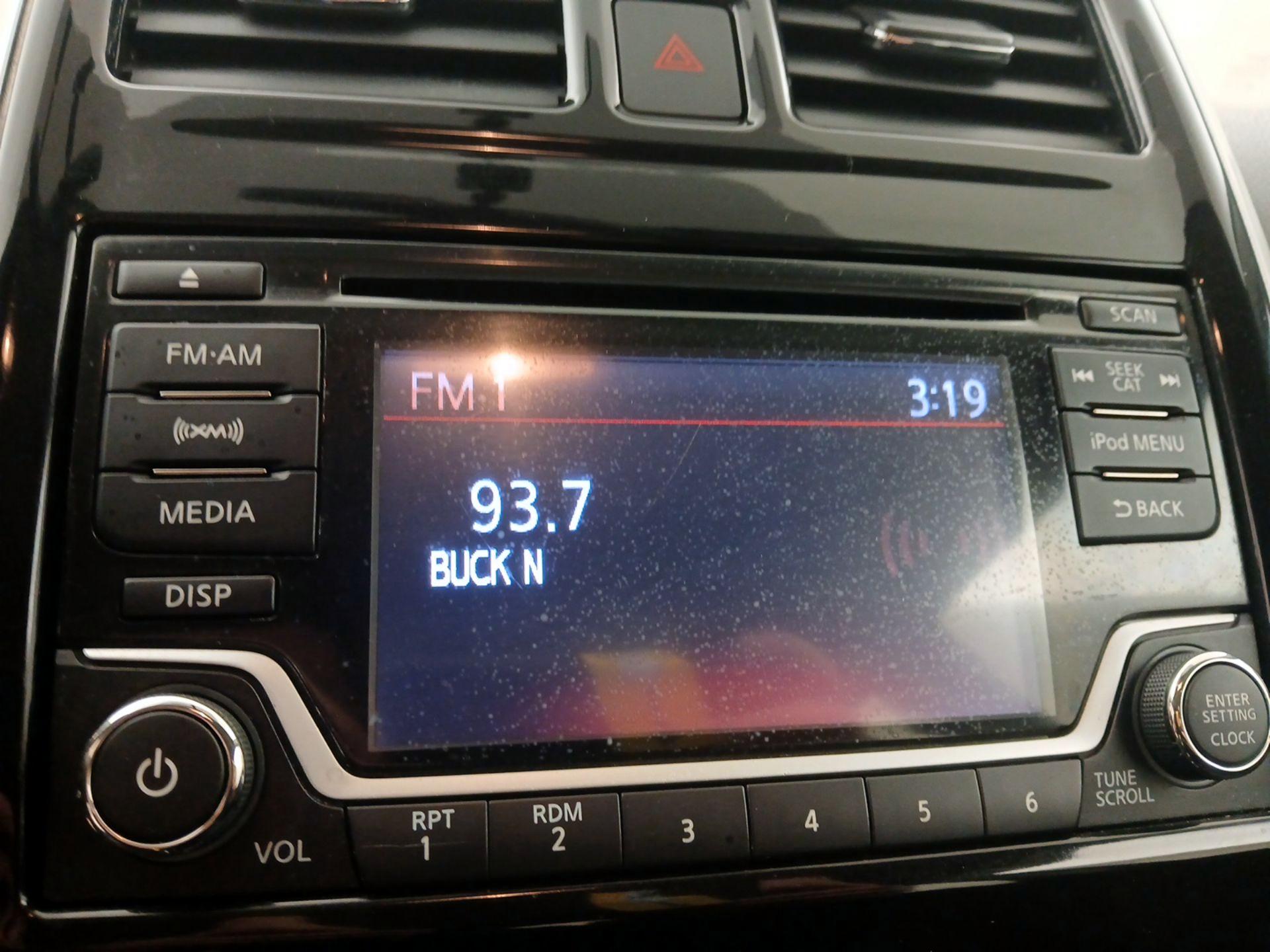 Thumbnail: 2018 Nissan Versa Note - 15