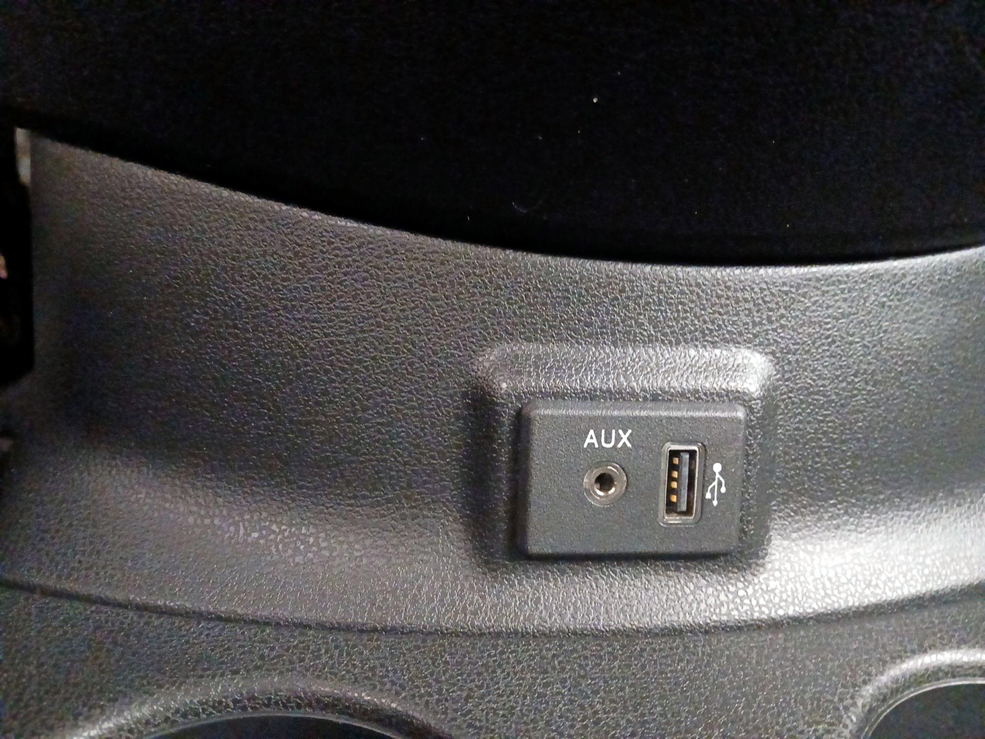 Thumbnail: 2018 Nissan Versa Note - 18