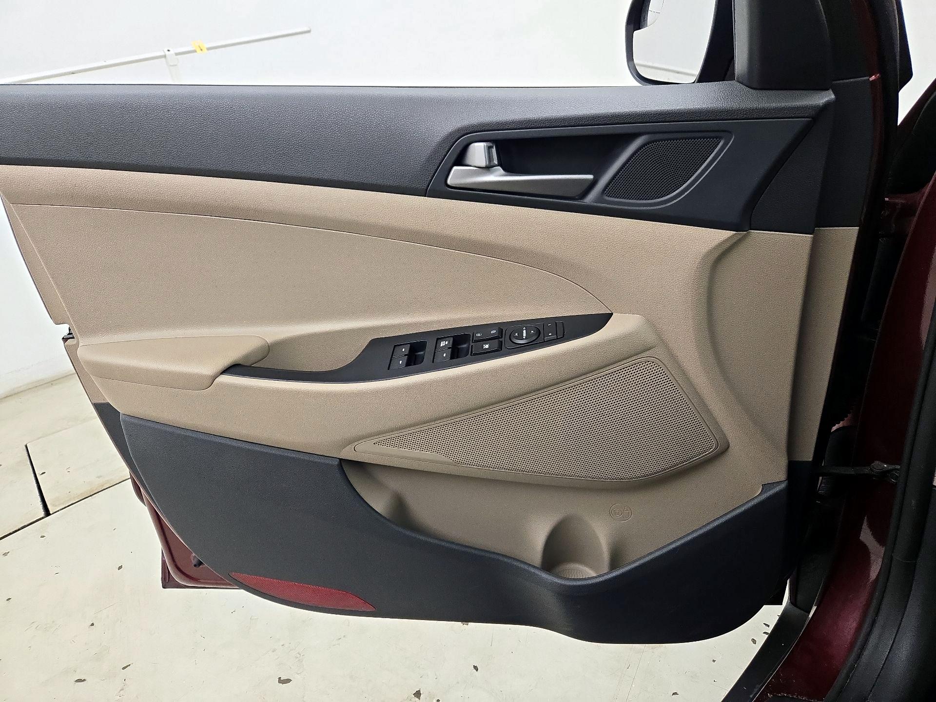 Thumbnail: 2018 Hyundai Tucson - 12