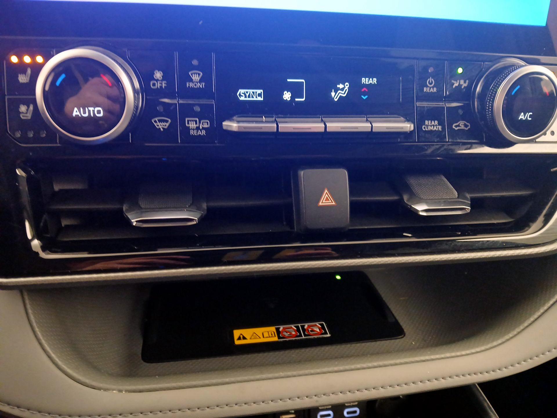 Thumbnail: 2025 Toyota Highlander - 16