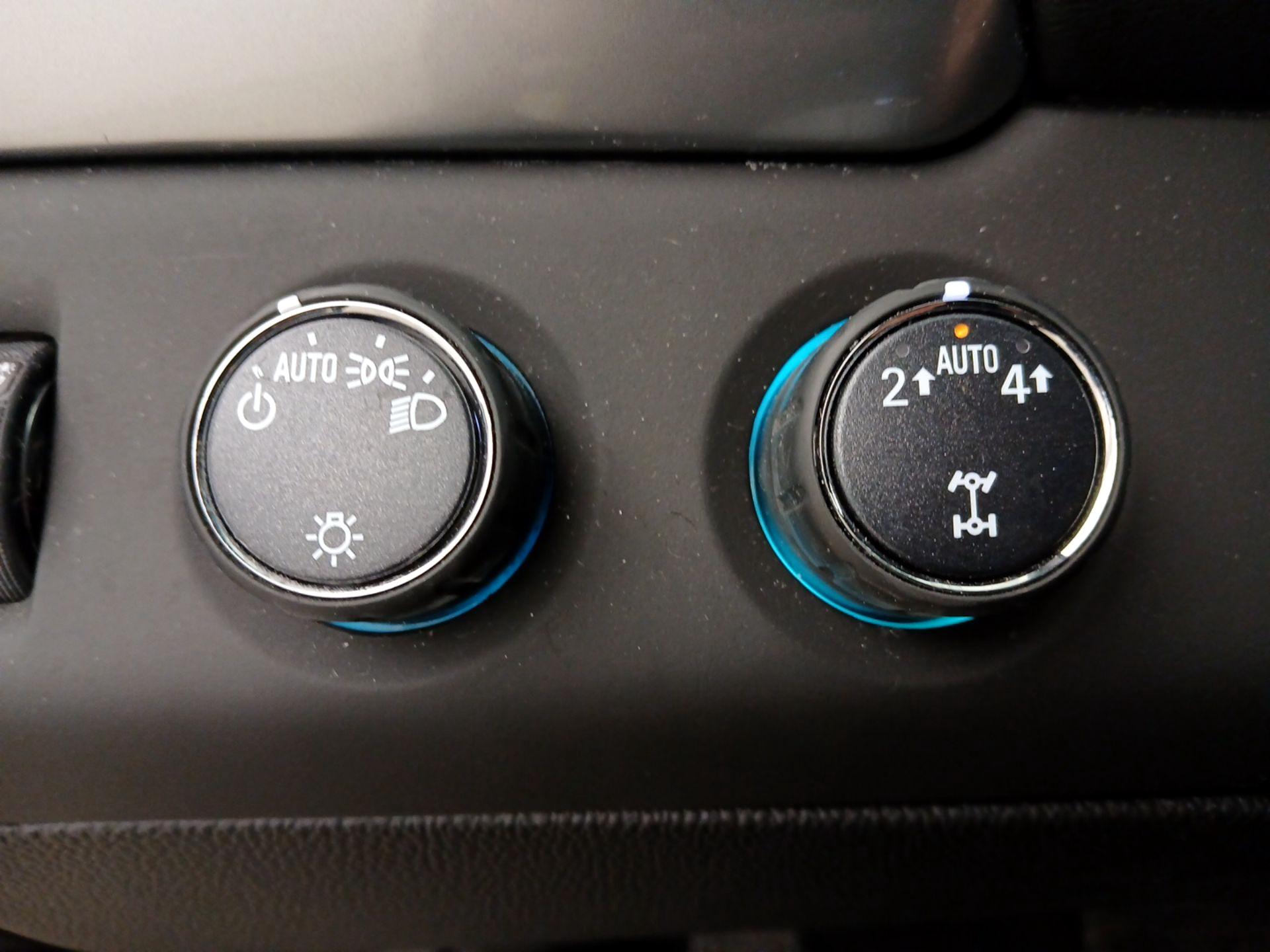 Thumbnail: 2020 Chevrolet Tahoe - 13