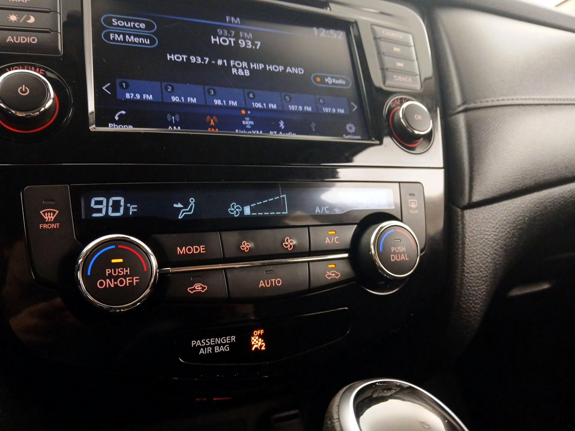 Thumbnail: 2020 Nissan Rogue - 16