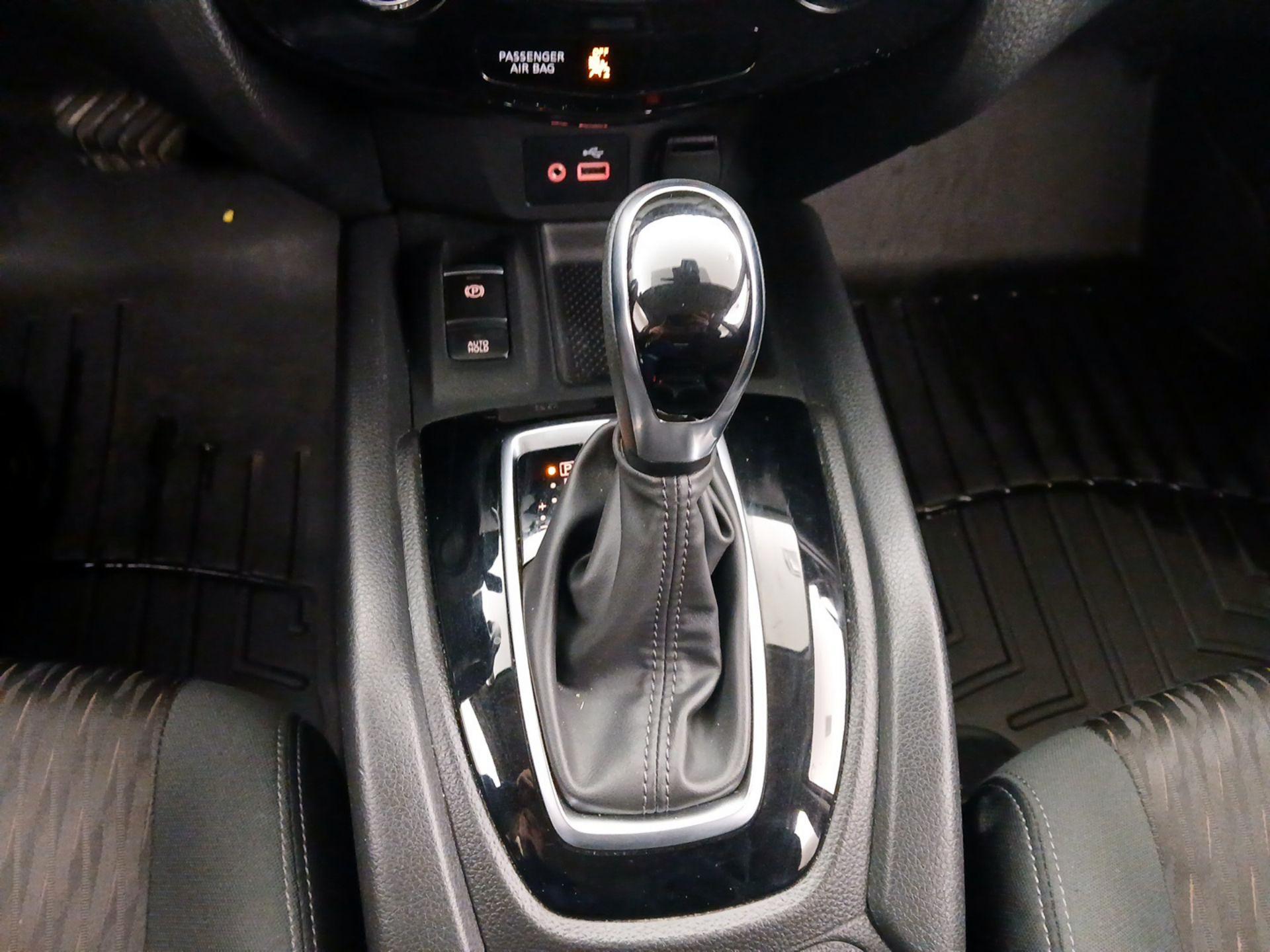 Thumbnail: 2020 Nissan Rogue - 17