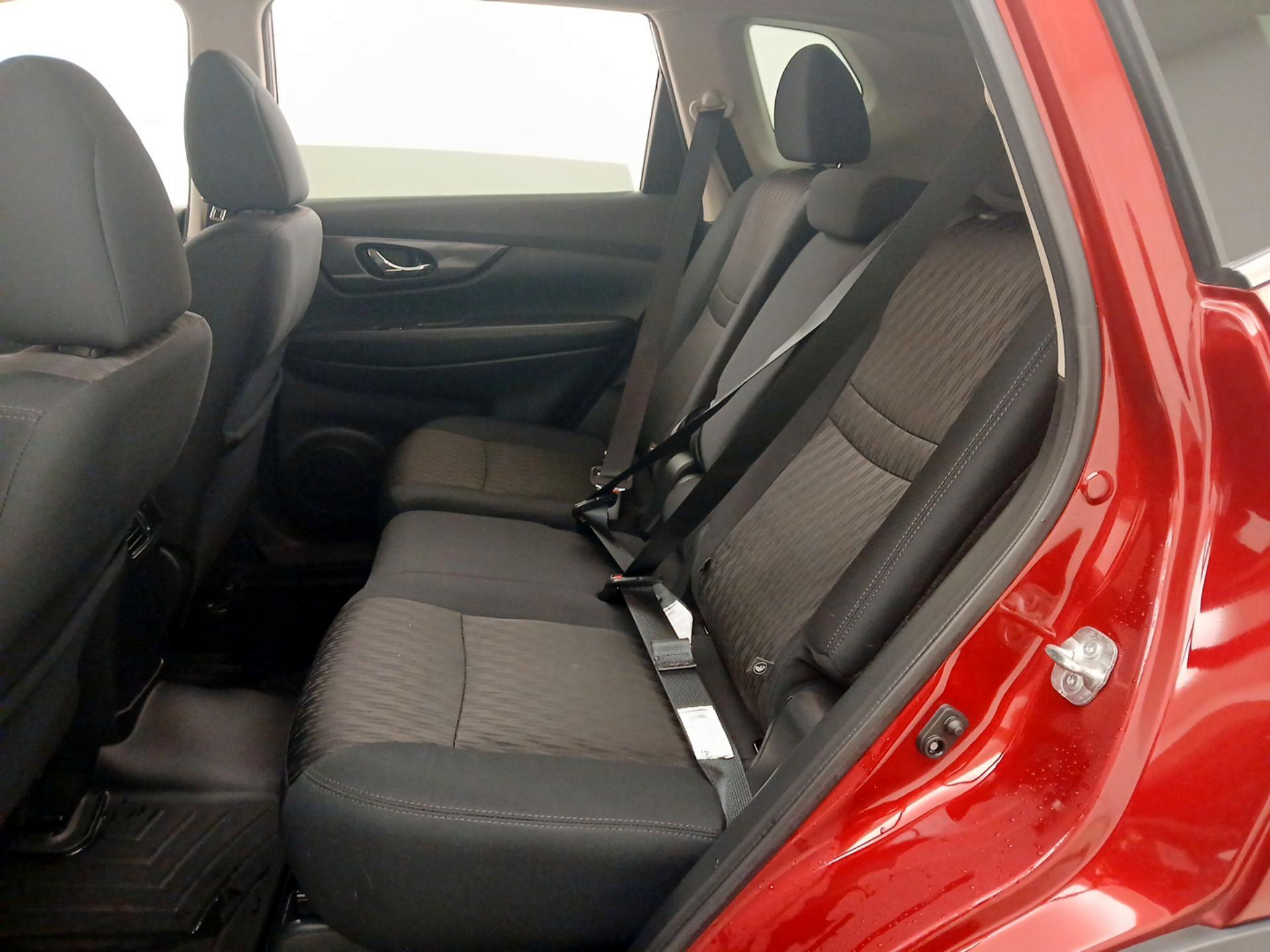 Thumbnail: 2020 Nissan Rogue - 18