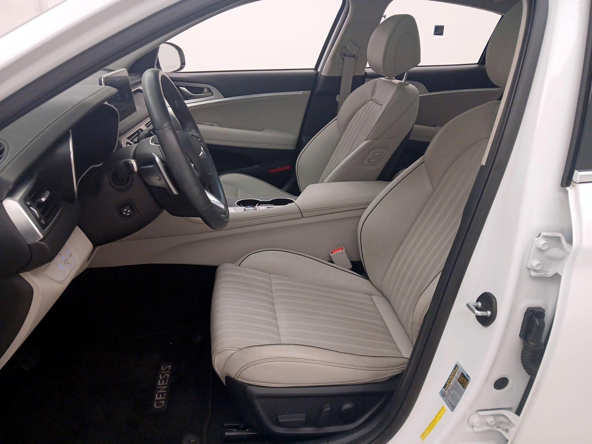Thumbnail: 2020 Genesis G70 - 11