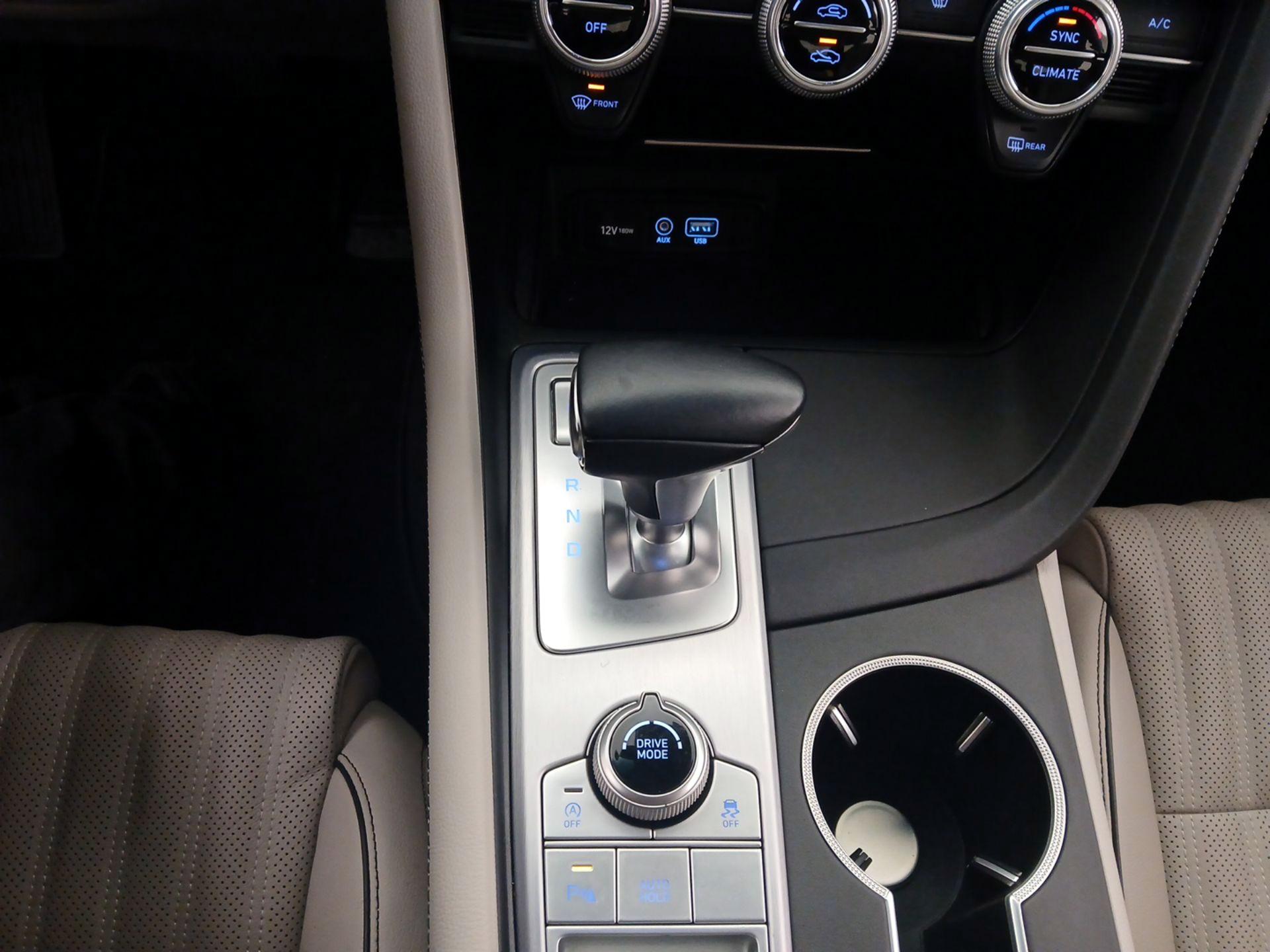 Thumbnail: 2020 Genesis G70 - 16