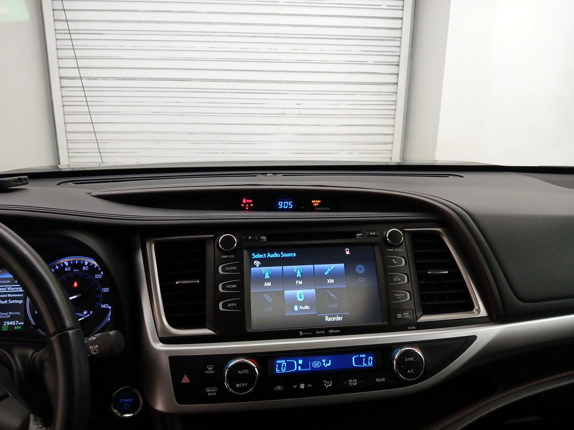 Thumbnail: 2018 Toyota Highlander - 9