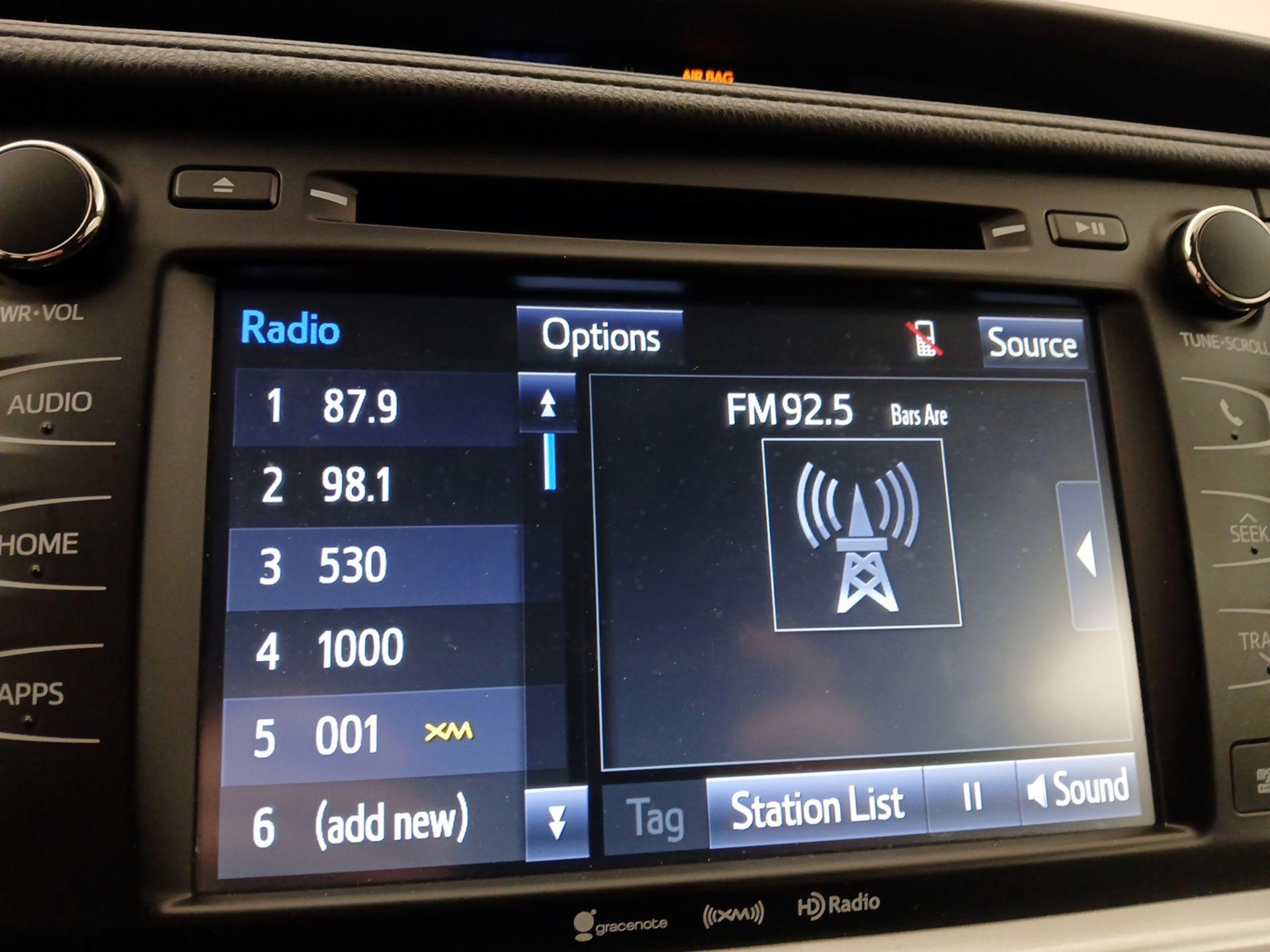 Thumbnail: 2018 Toyota Highlander - 15