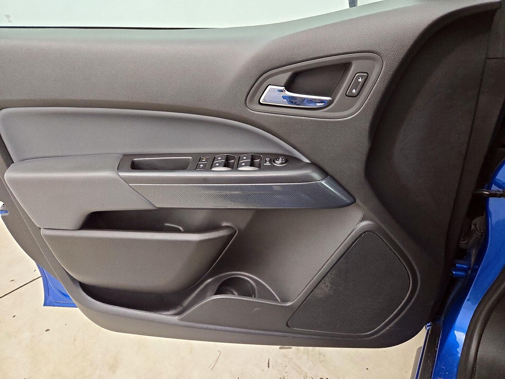 Thumbnail: 2022 Chevrolet Colorado - 12