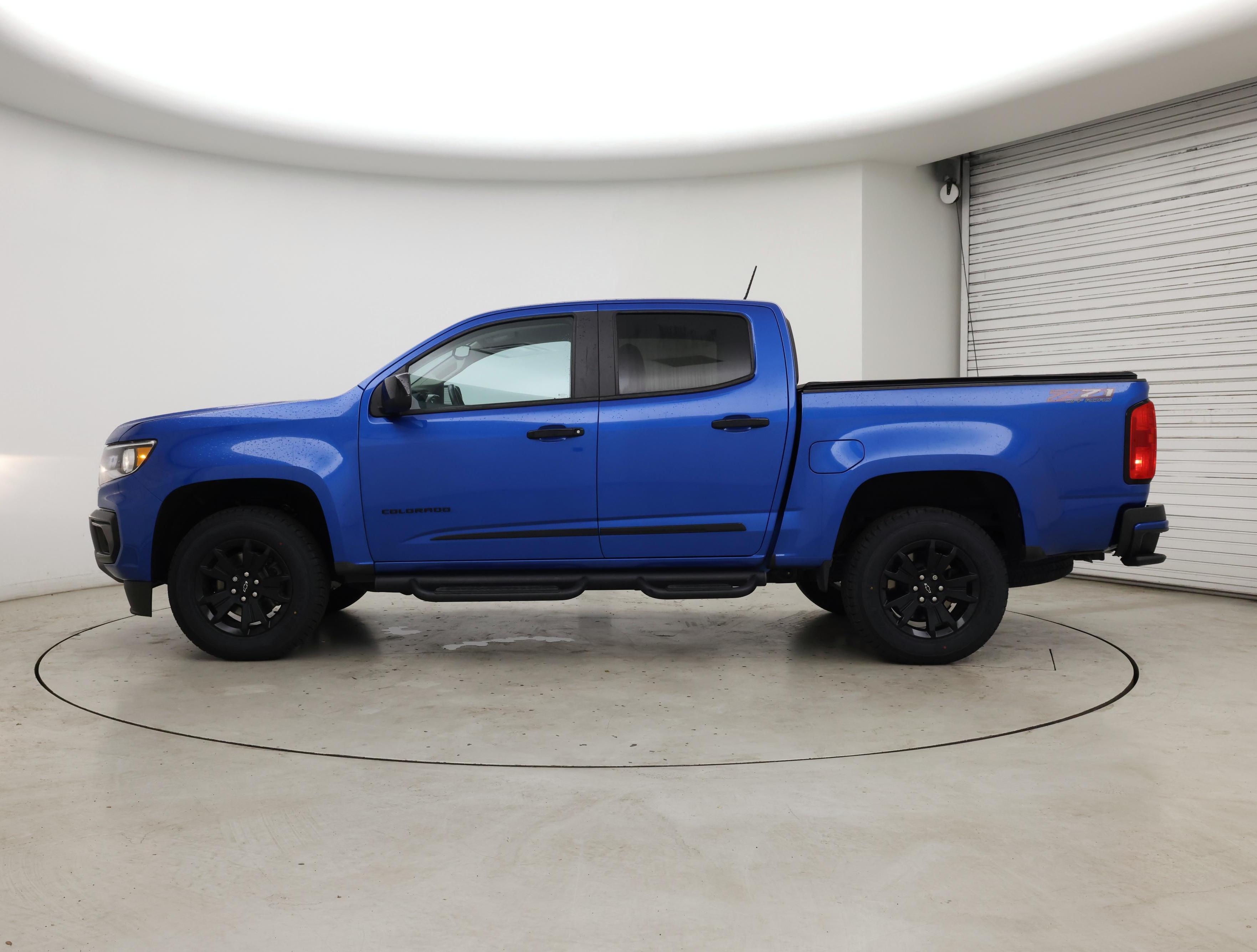 Thumbnail: 2022 Chevrolet Colorado - 3