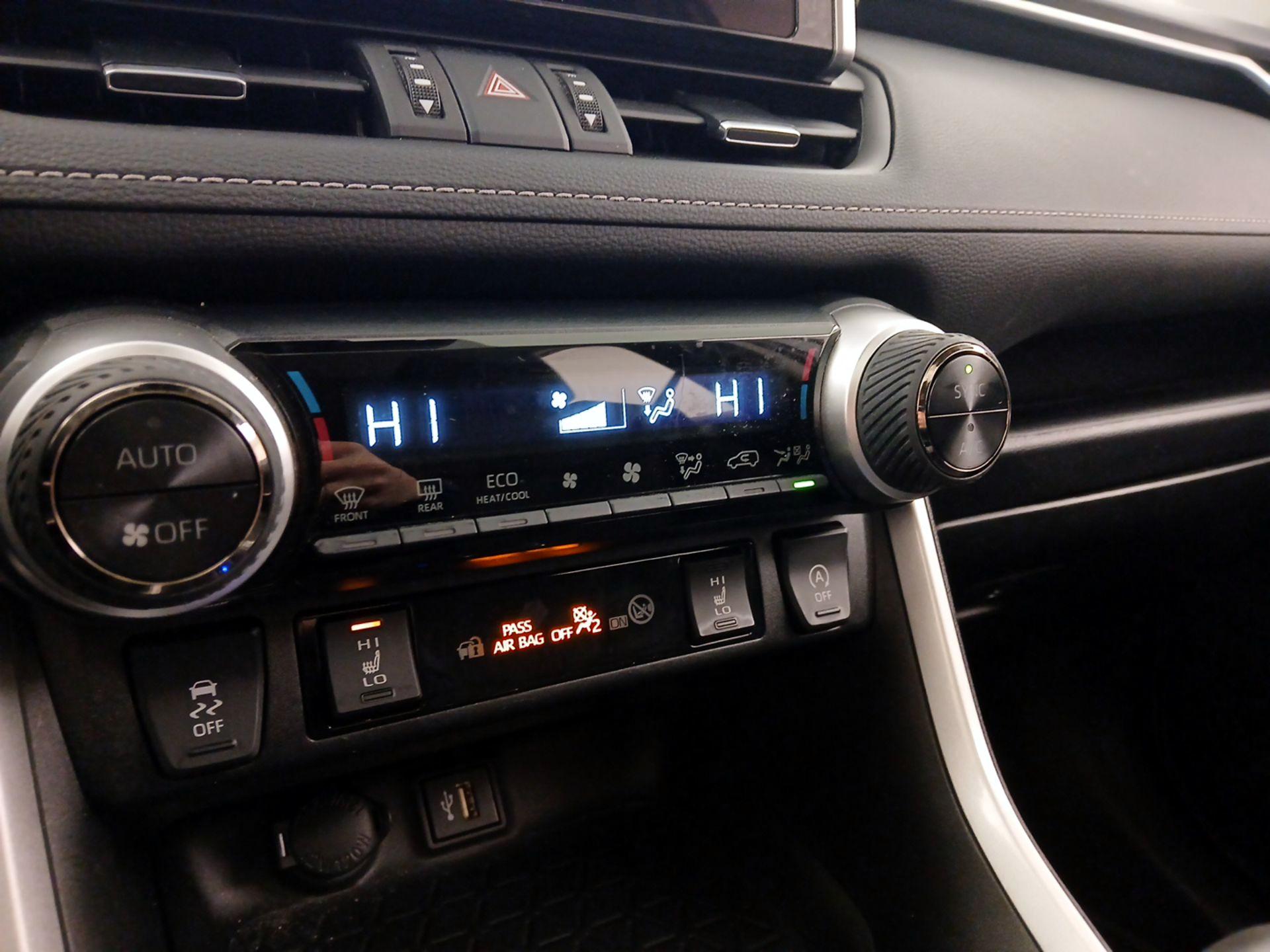 Thumbnail: 2024 Toyota RAV4 - 16