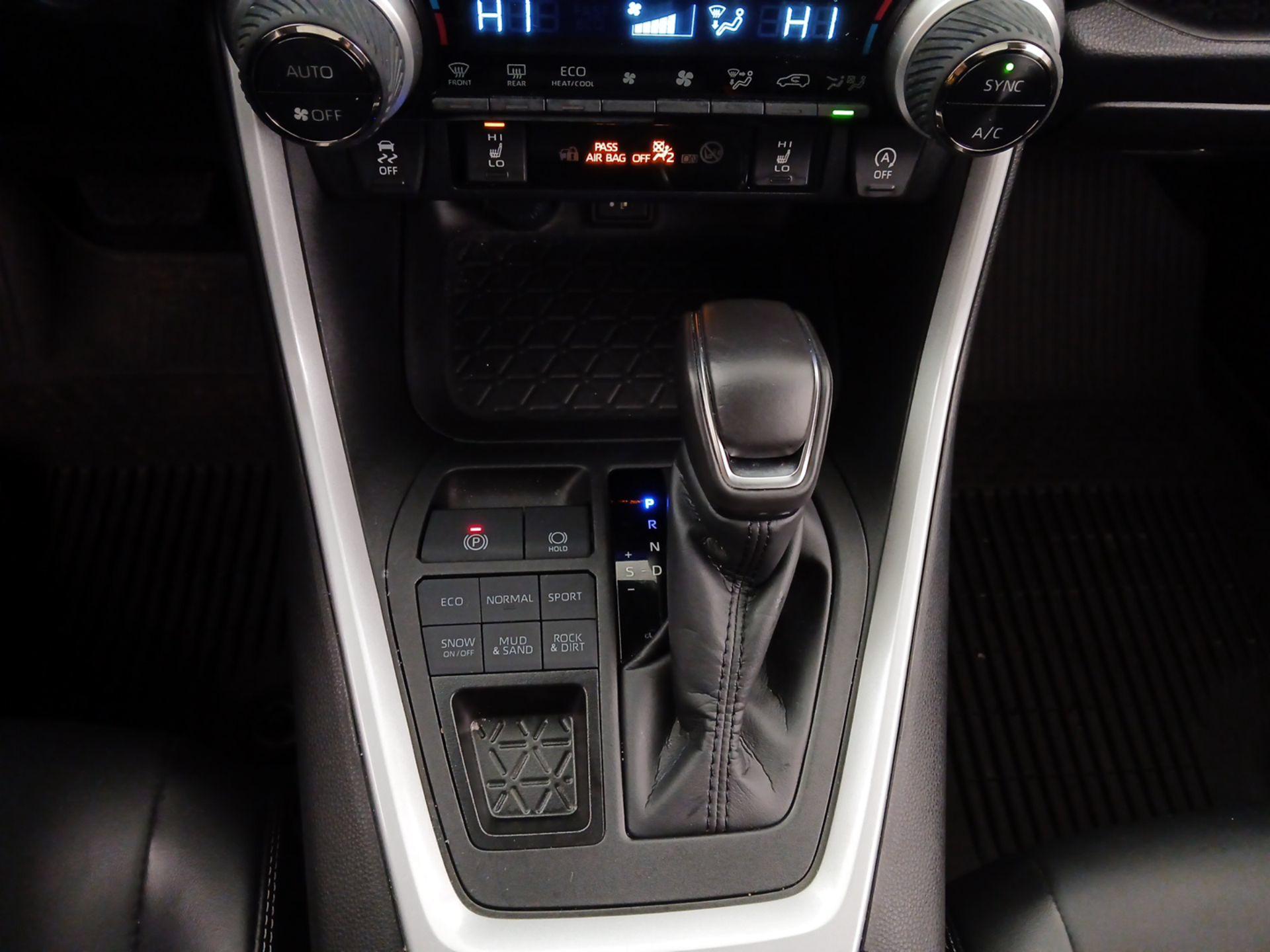 Thumbnail: 2024 Toyota RAV4 - 17