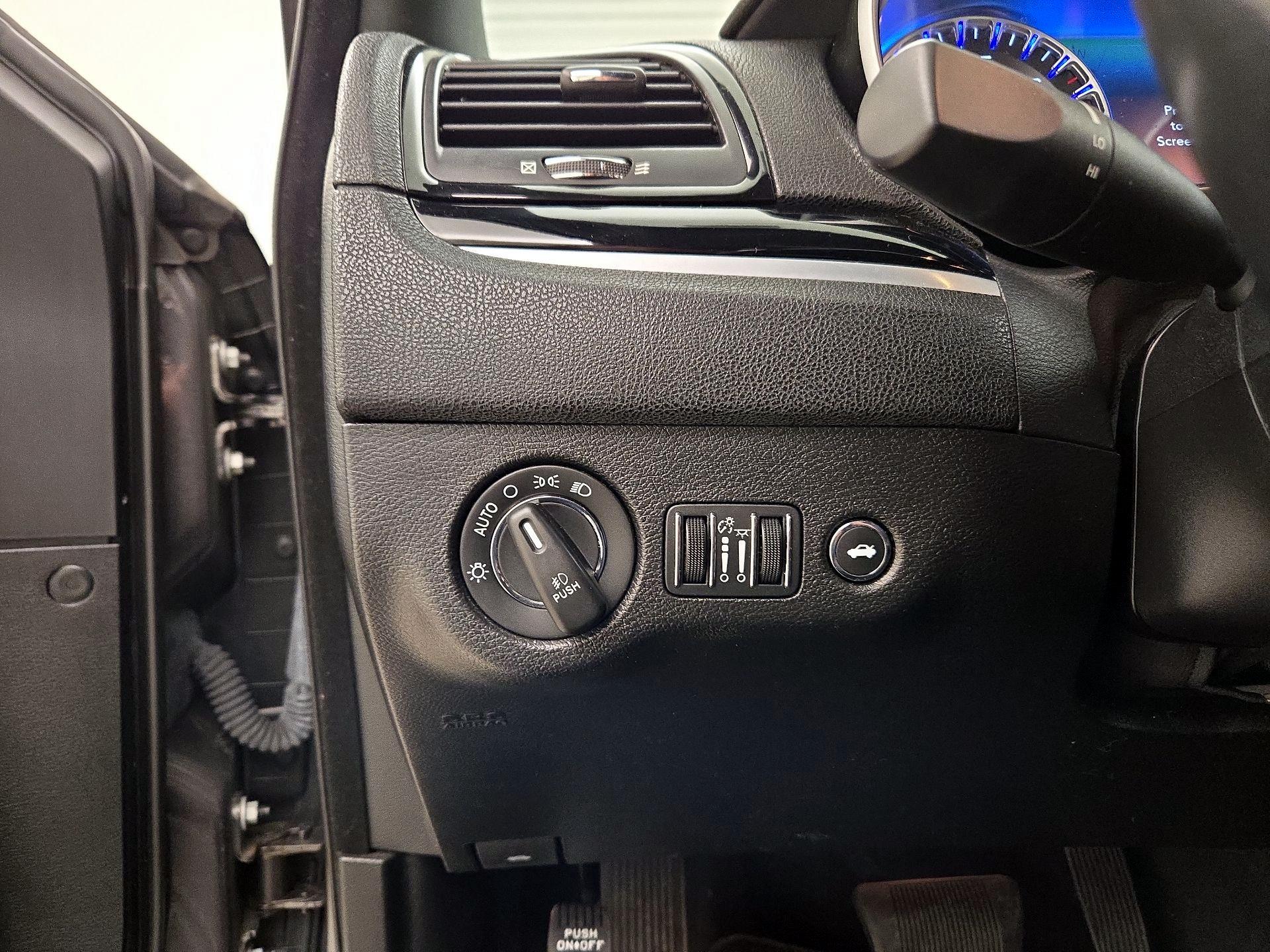 Thumbnail: 2021 Chrysler 300 - 13