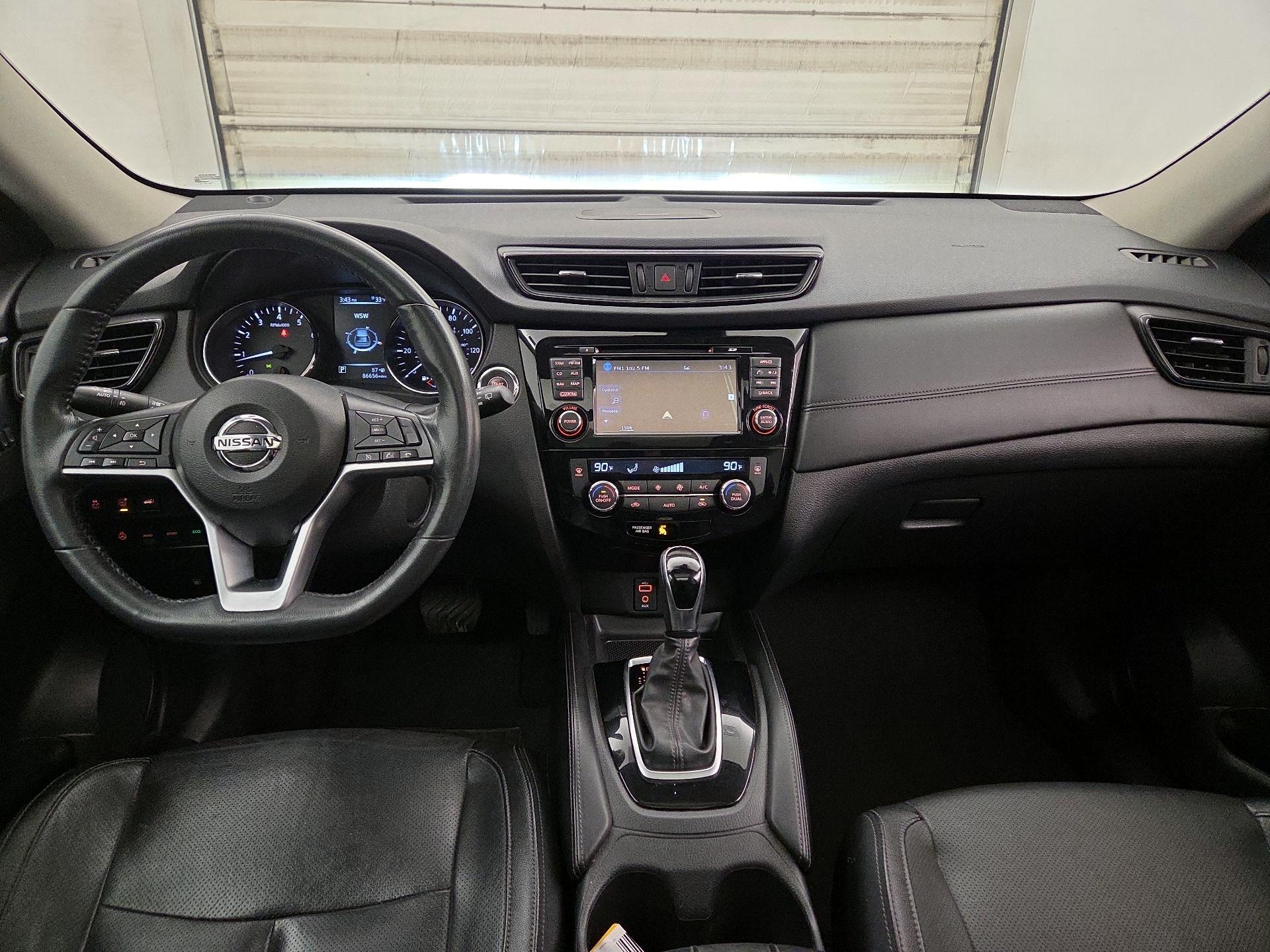 Thumbnail: 2017 Nissan Rogue - 9