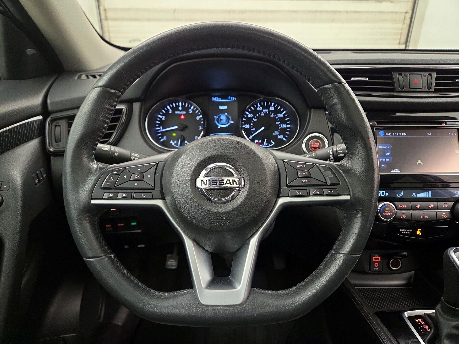 Thumbnail: 2017 Nissan Rogue - 10