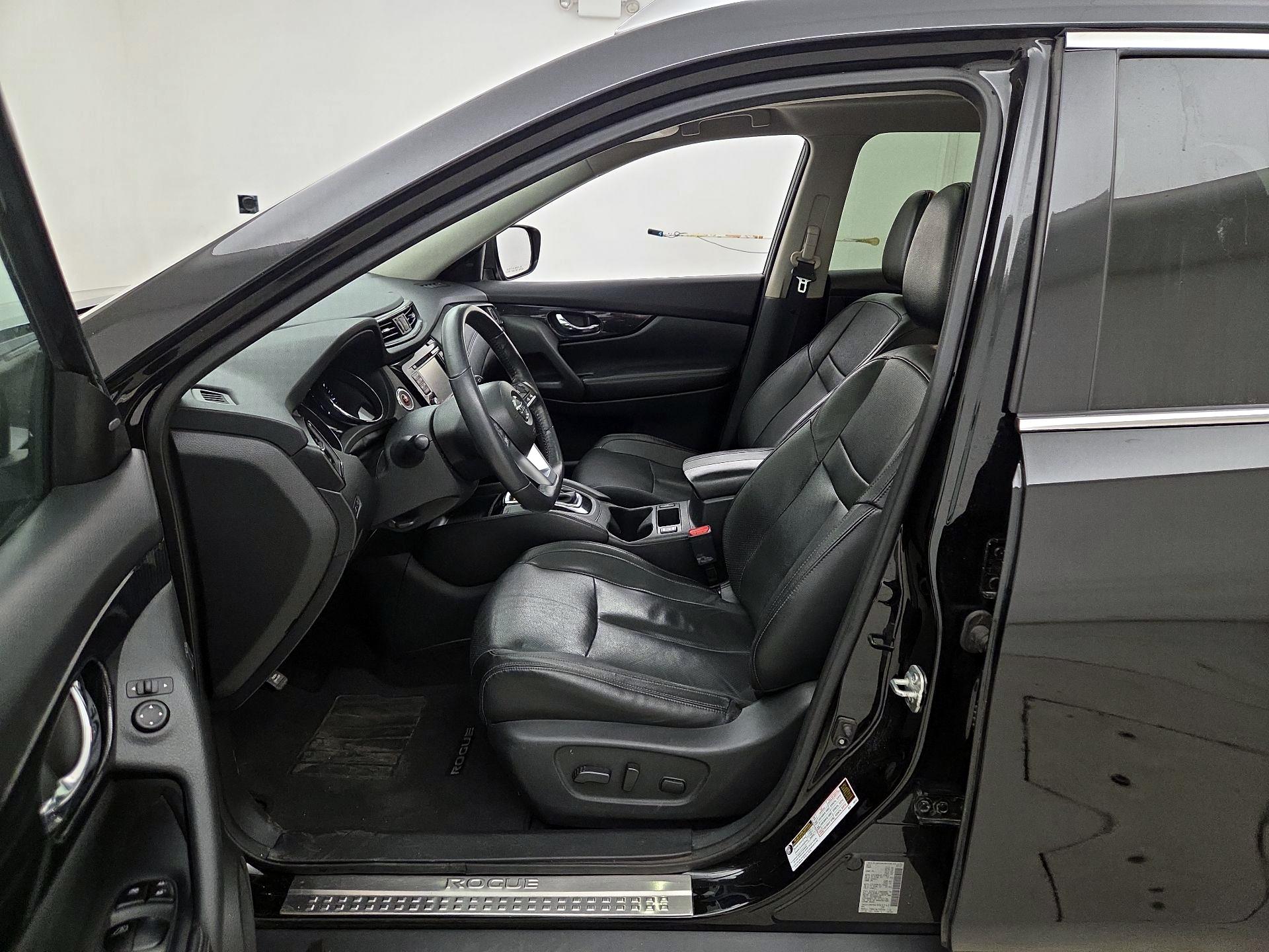 Thumbnail: 2017 Nissan Rogue - 11