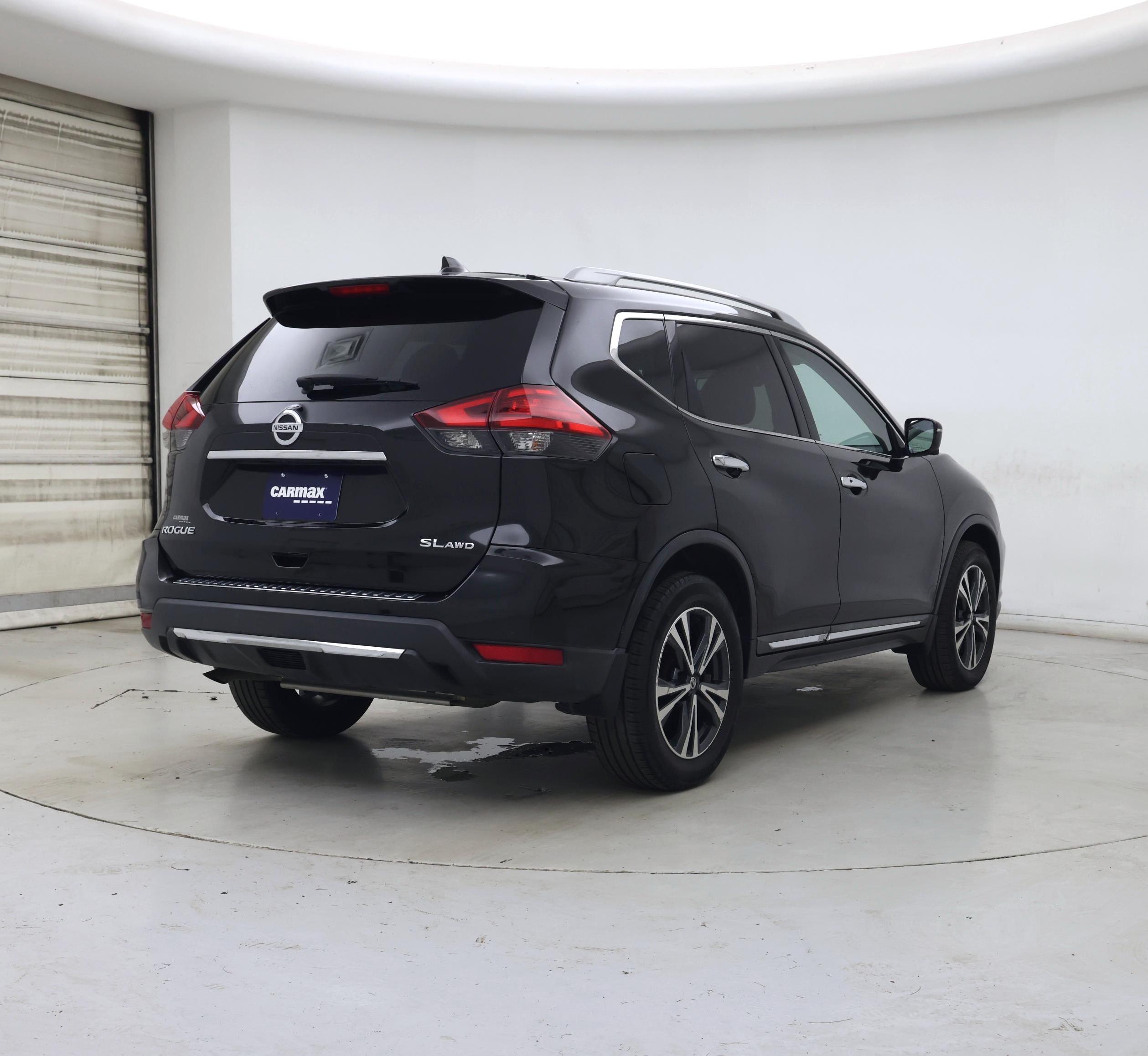 Thumbnail: 2017 Nissan Rogue - 8