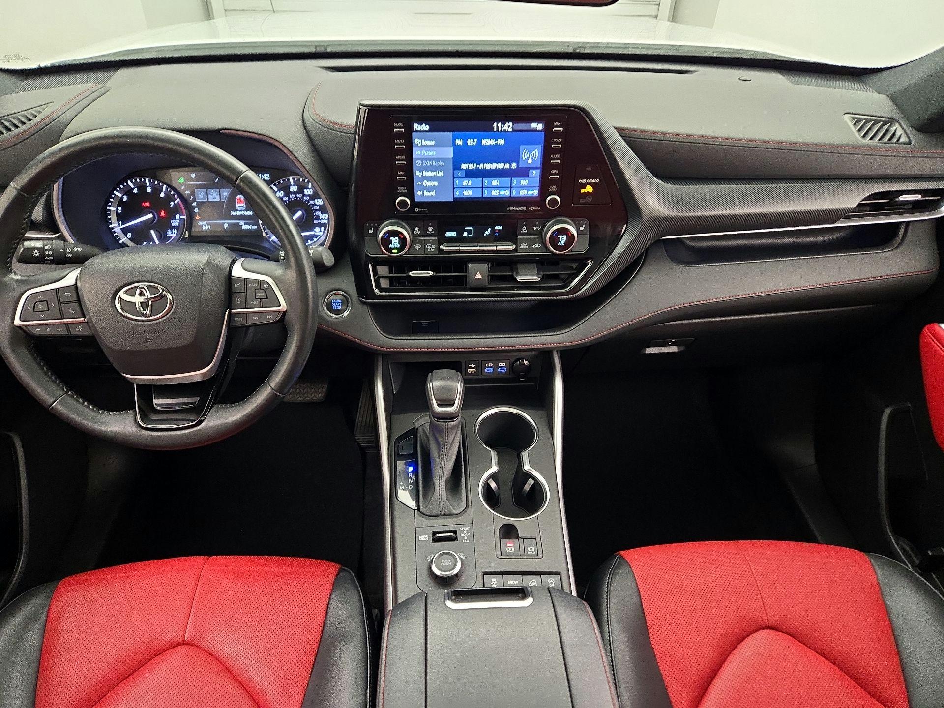 Thumbnail: 2022 Toyota Highlander - 9