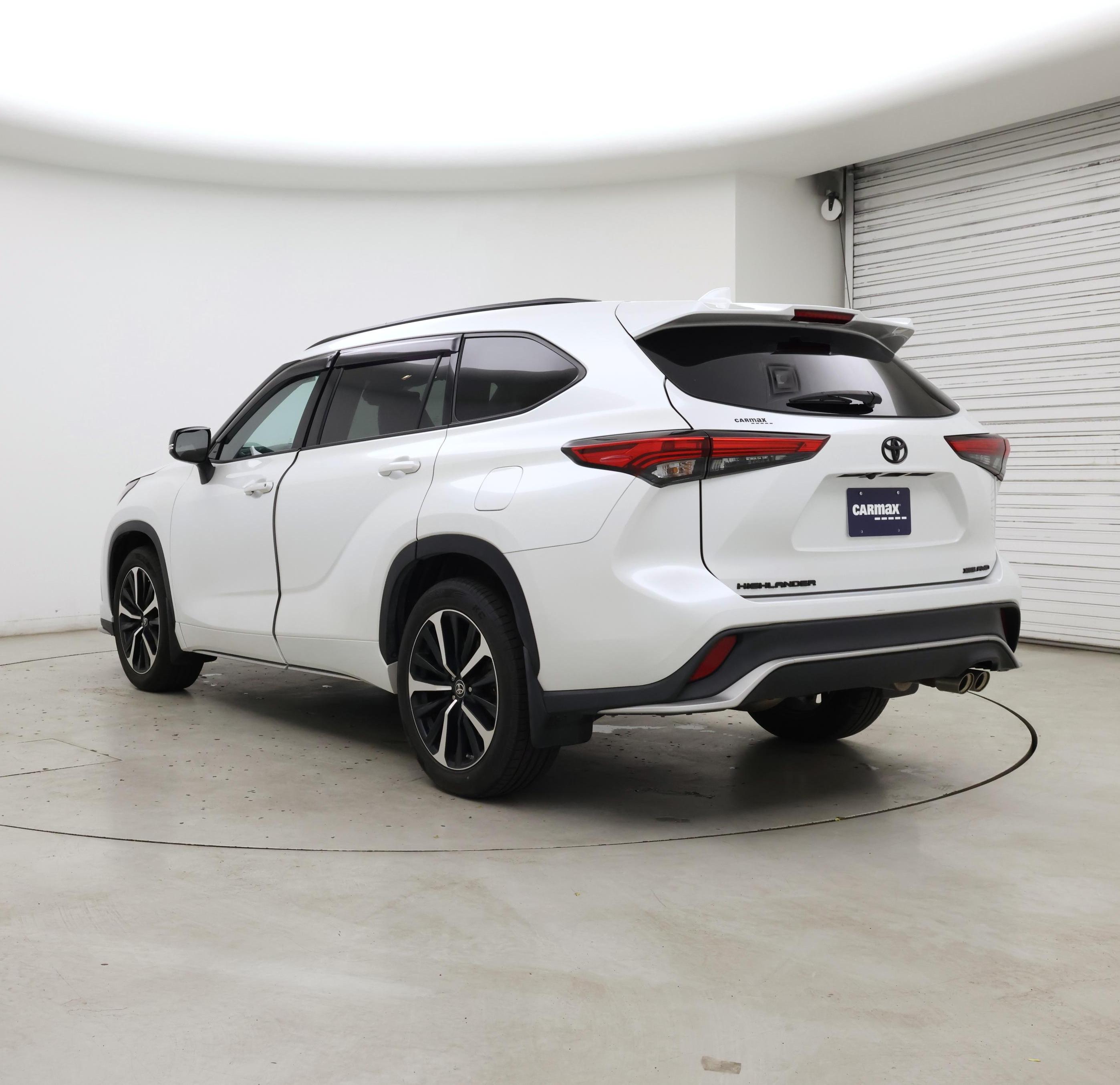 Thumbnail: 2022 Toyota Highlander - 2