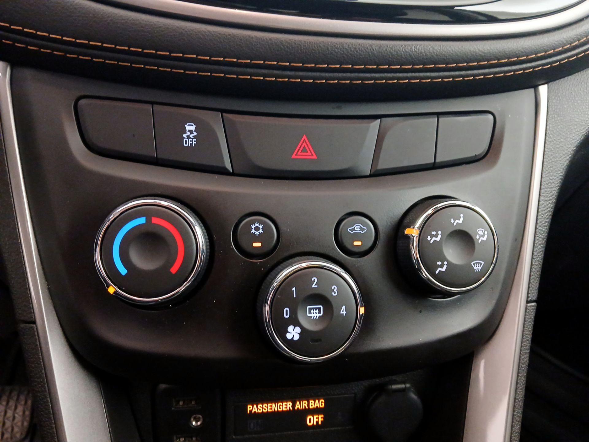 Thumbnail: 2020 Chevrolet Trax - 16