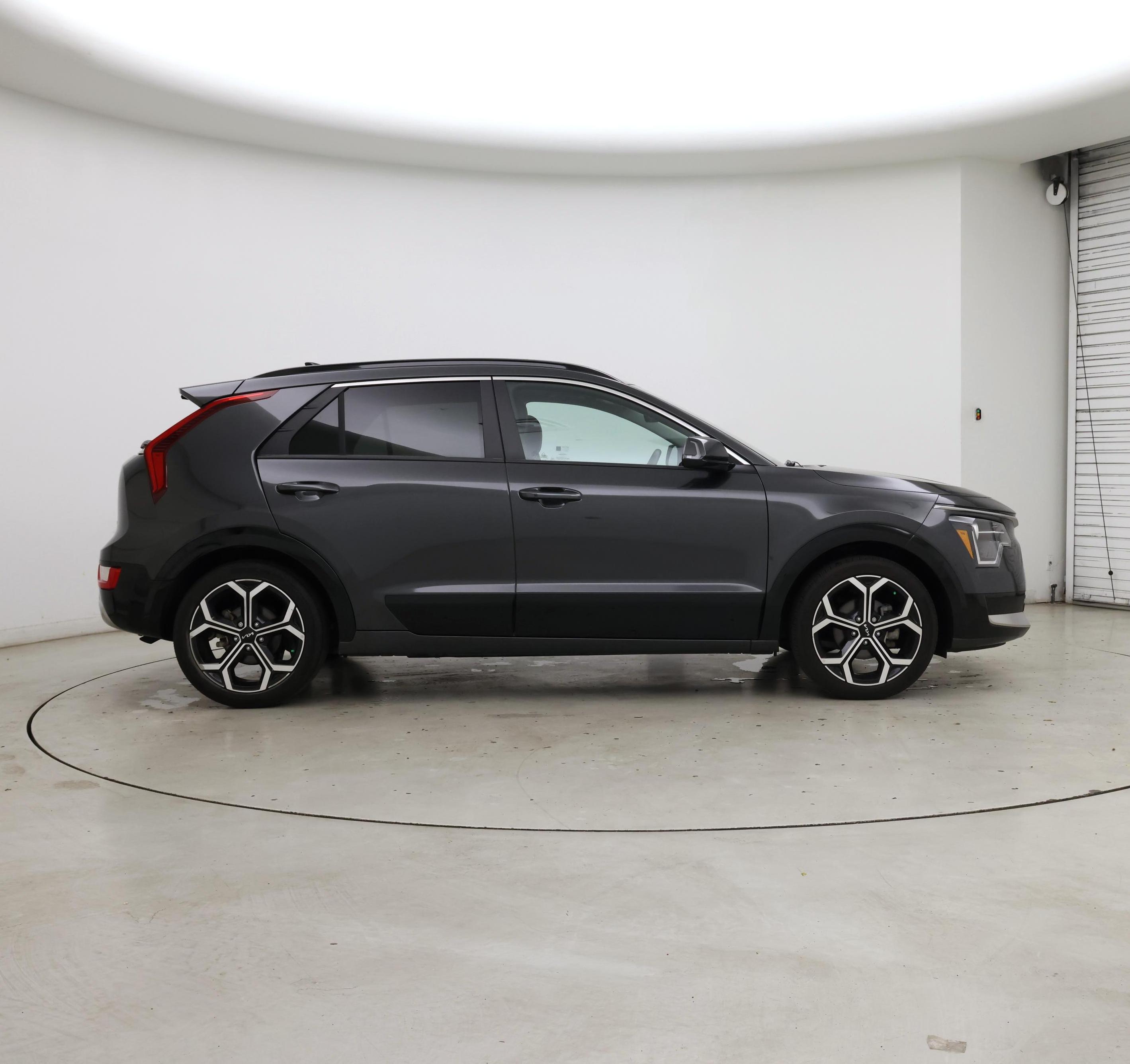 Thumbnail: 2023 Kia Niro - 7