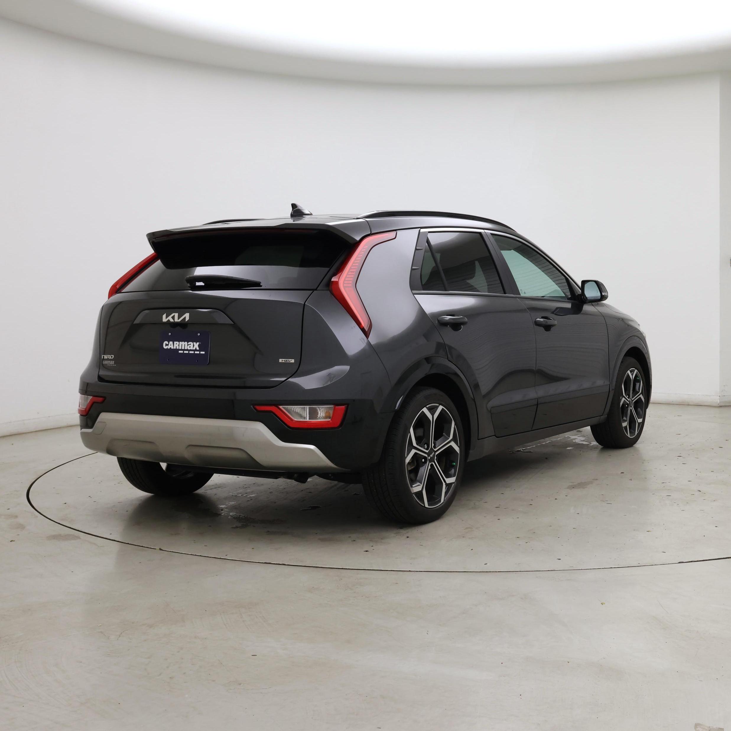 Thumbnail: 2023 Kia Niro - 8
