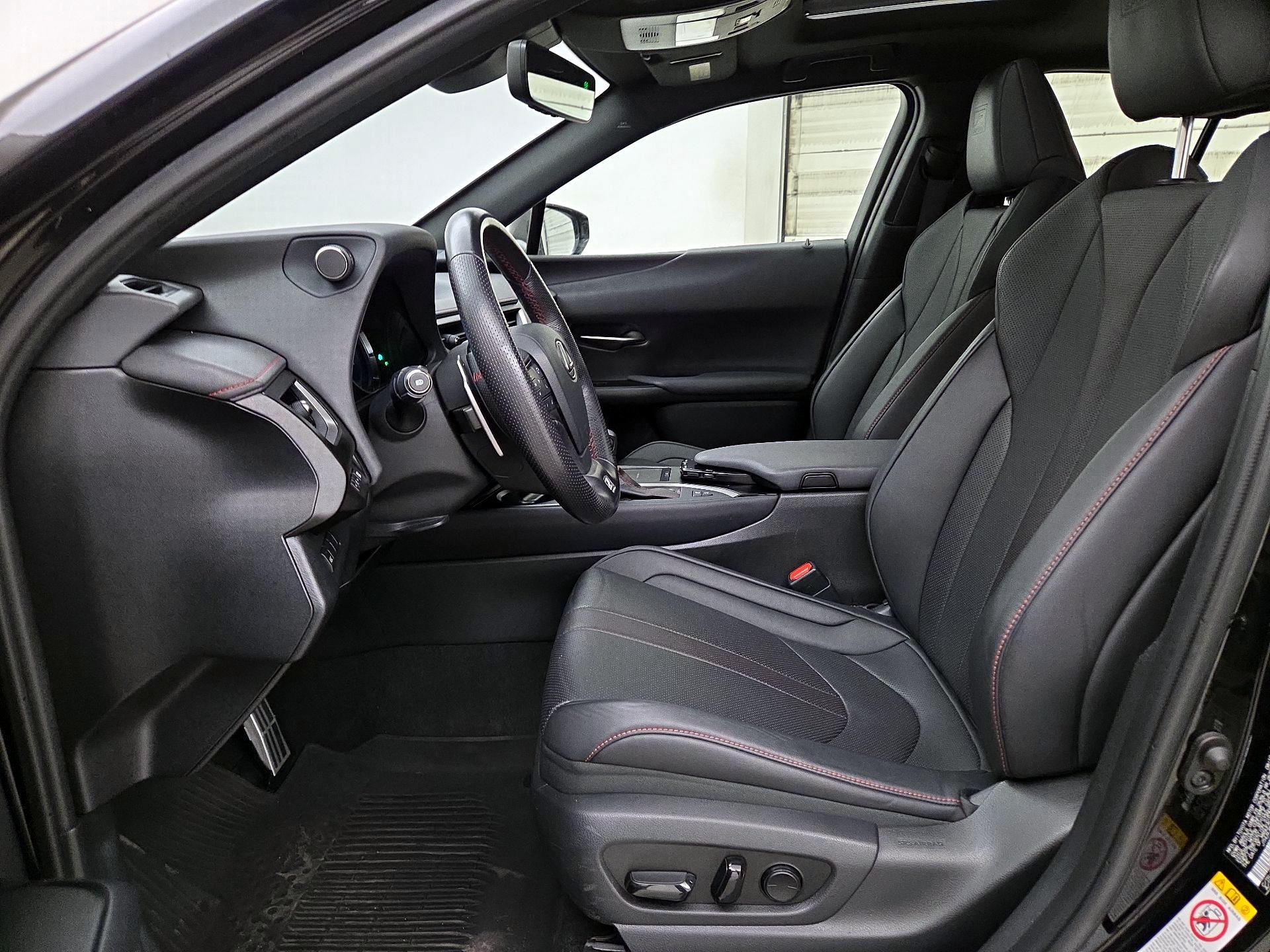 Thumbnail: 2019 Lexus UX - 11