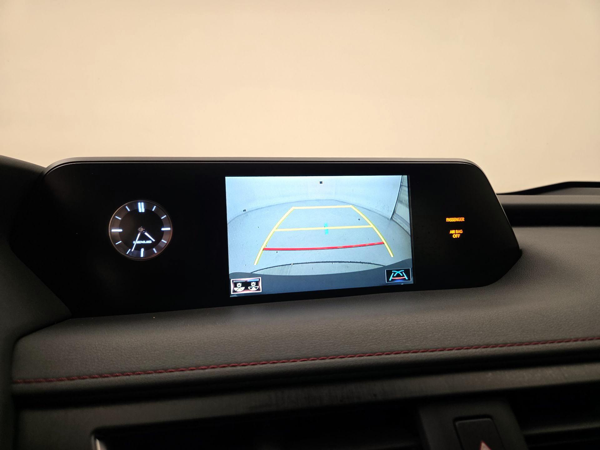 Thumbnail: 2019 Lexus UX - 14