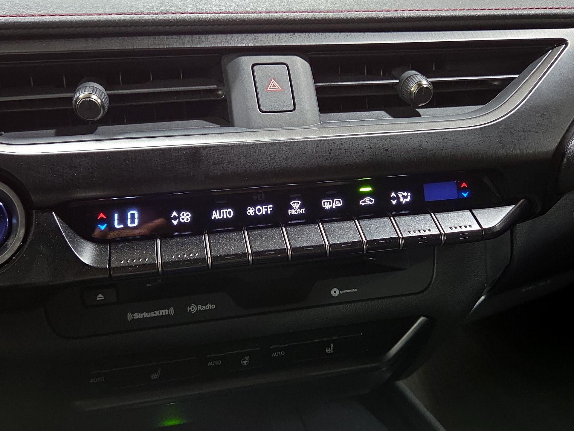 Thumbnail: 2019 Lexus UX - 16