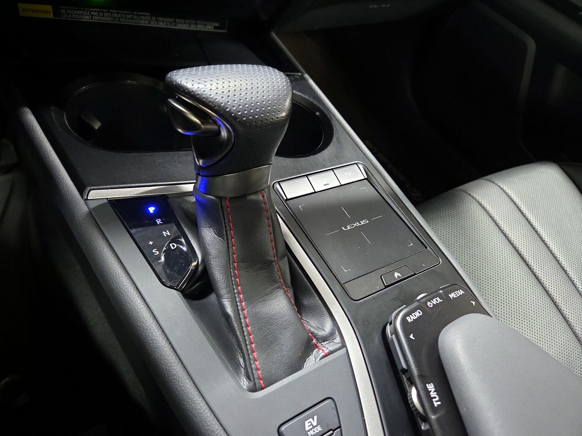 Thumbnail: 2019 Lexus UX - 17