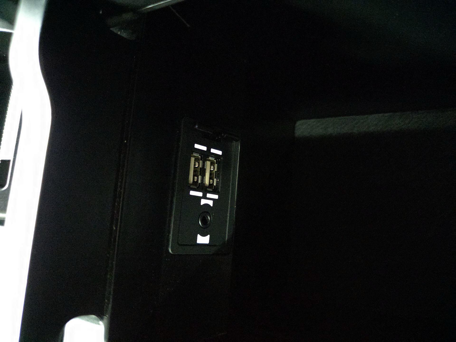 Thumbnail: 2019 Lexus UX - 18