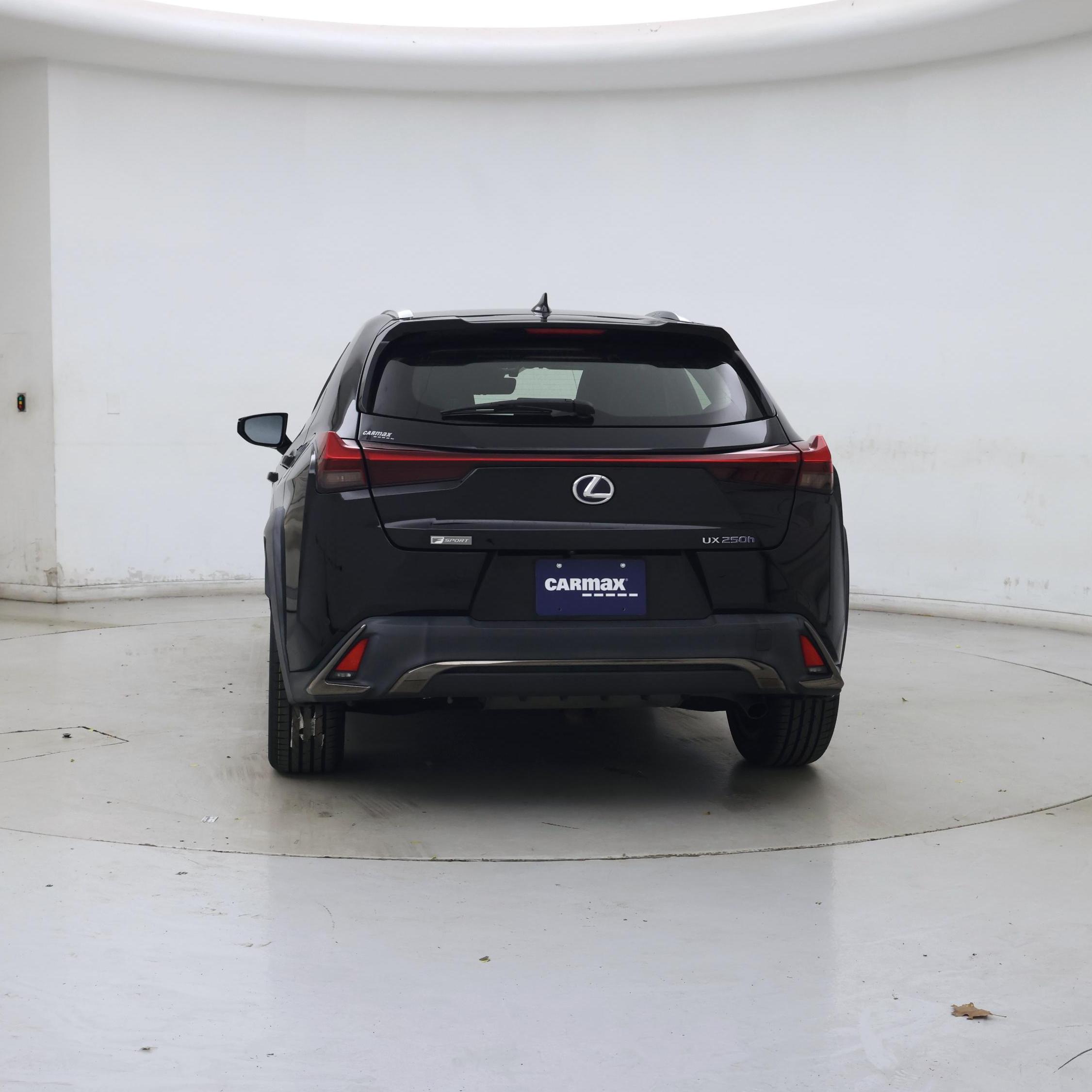 Thumbnail: 2019 Lexus UX - 6