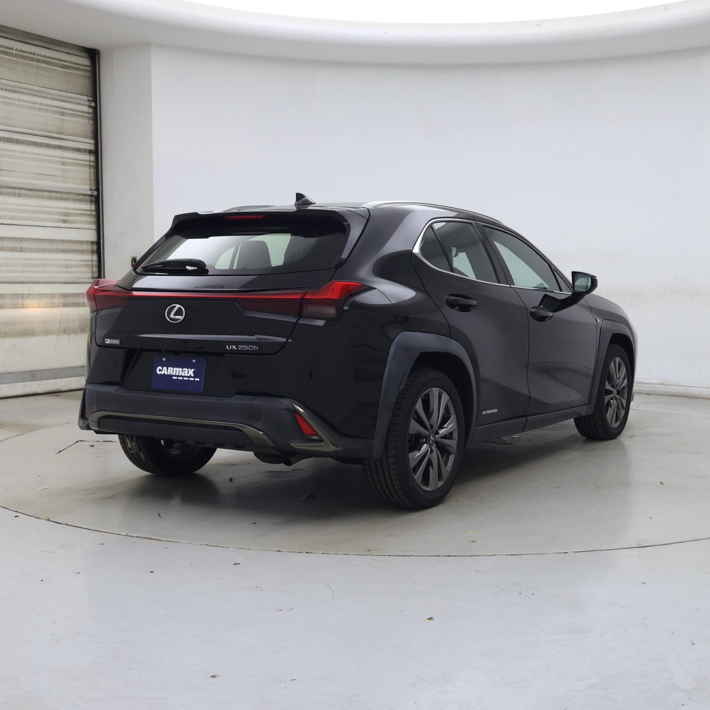 Thumbnail: 2019 Lexus UX - 8