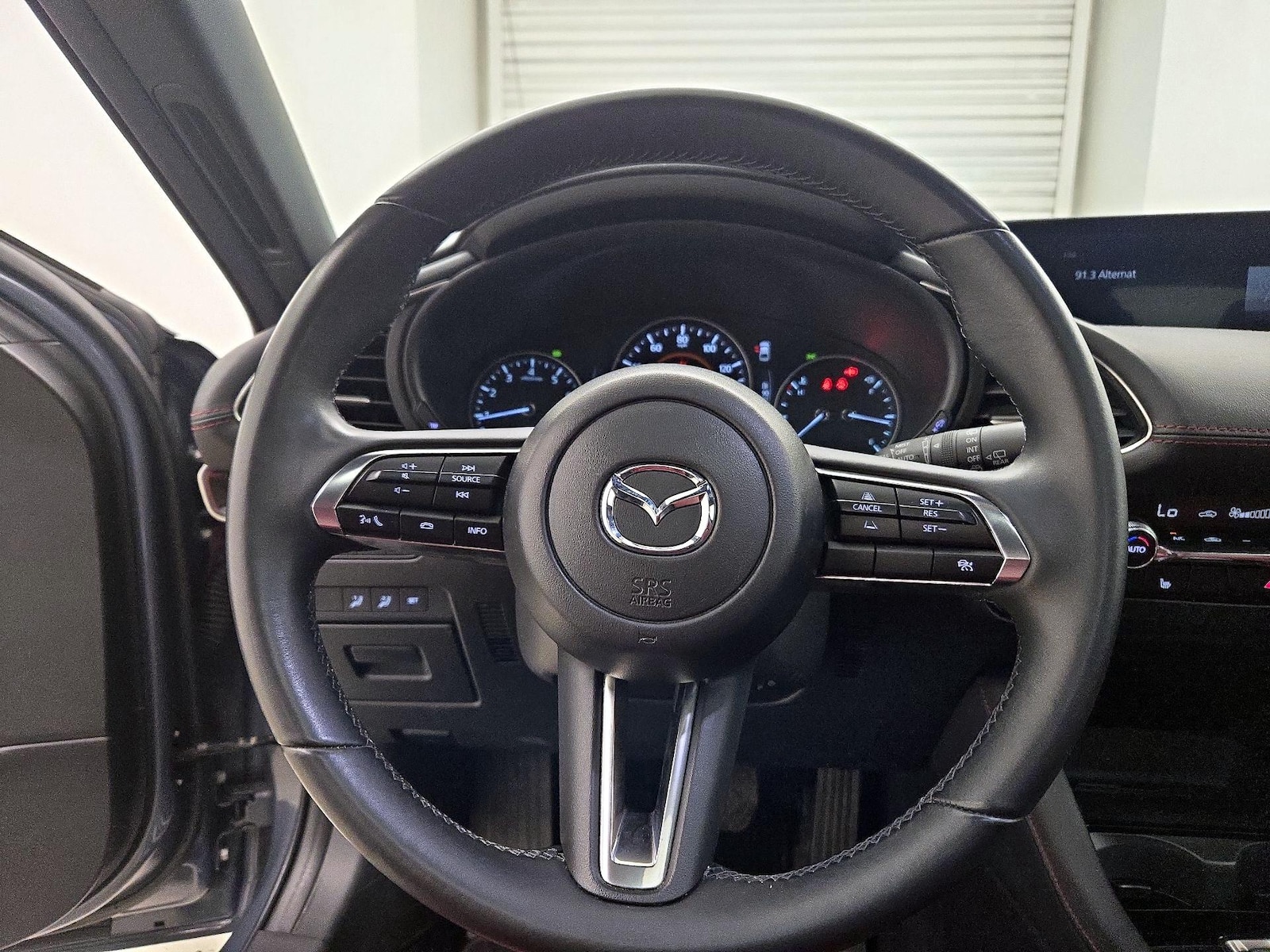2024 Mazda Mazda3 Carbon Edition - Photo 11