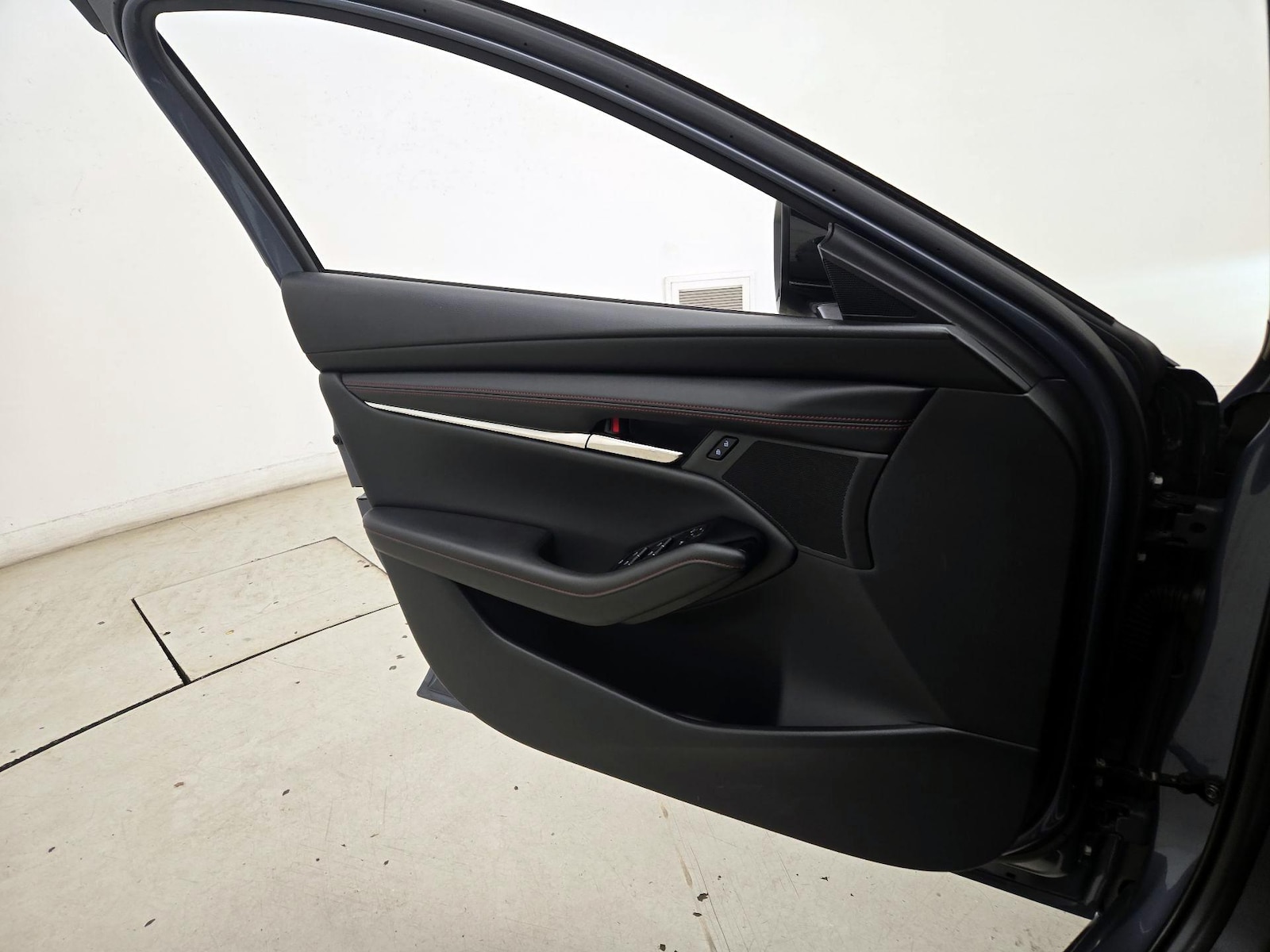 2024 Mazda Mazda3 Carbon Edition - Photo 13