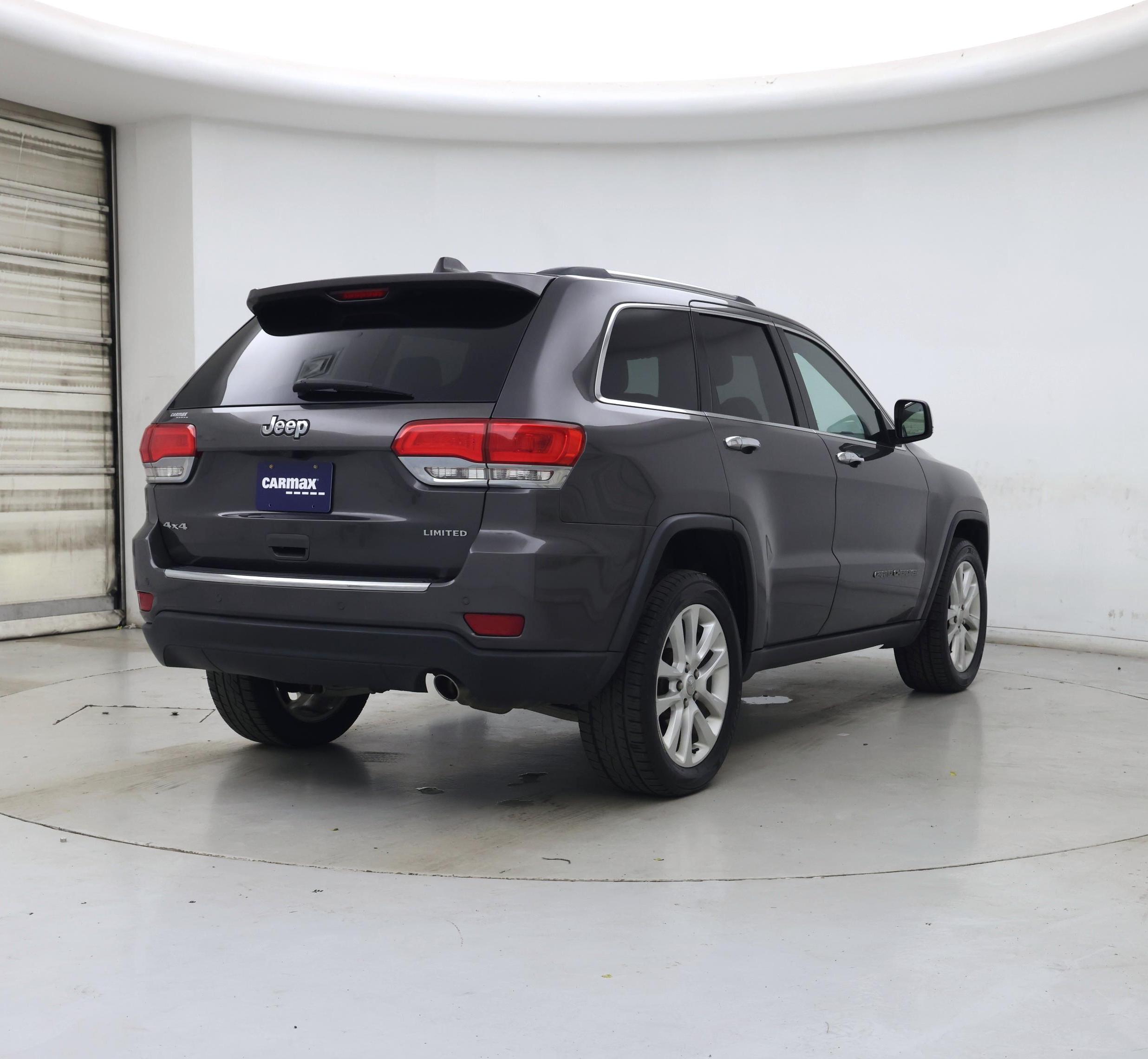 Thumbnail: 2017 Jeep Grand Cherokee - 8