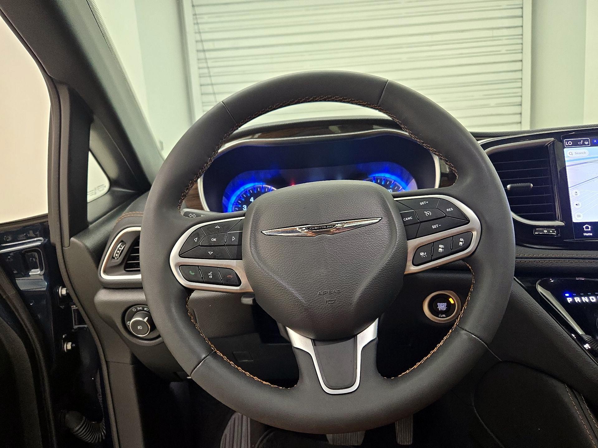 Thumbnail: 2022 Chrysler Pacifica - 10