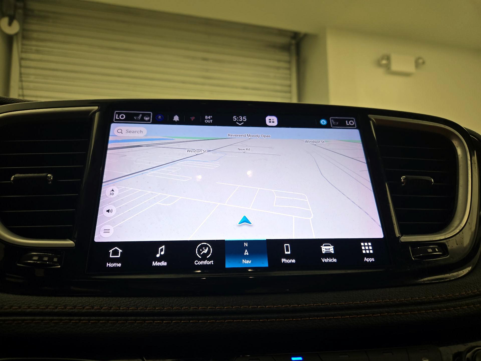 Thumbnail: 2022 Chrysler Pacifica - 14