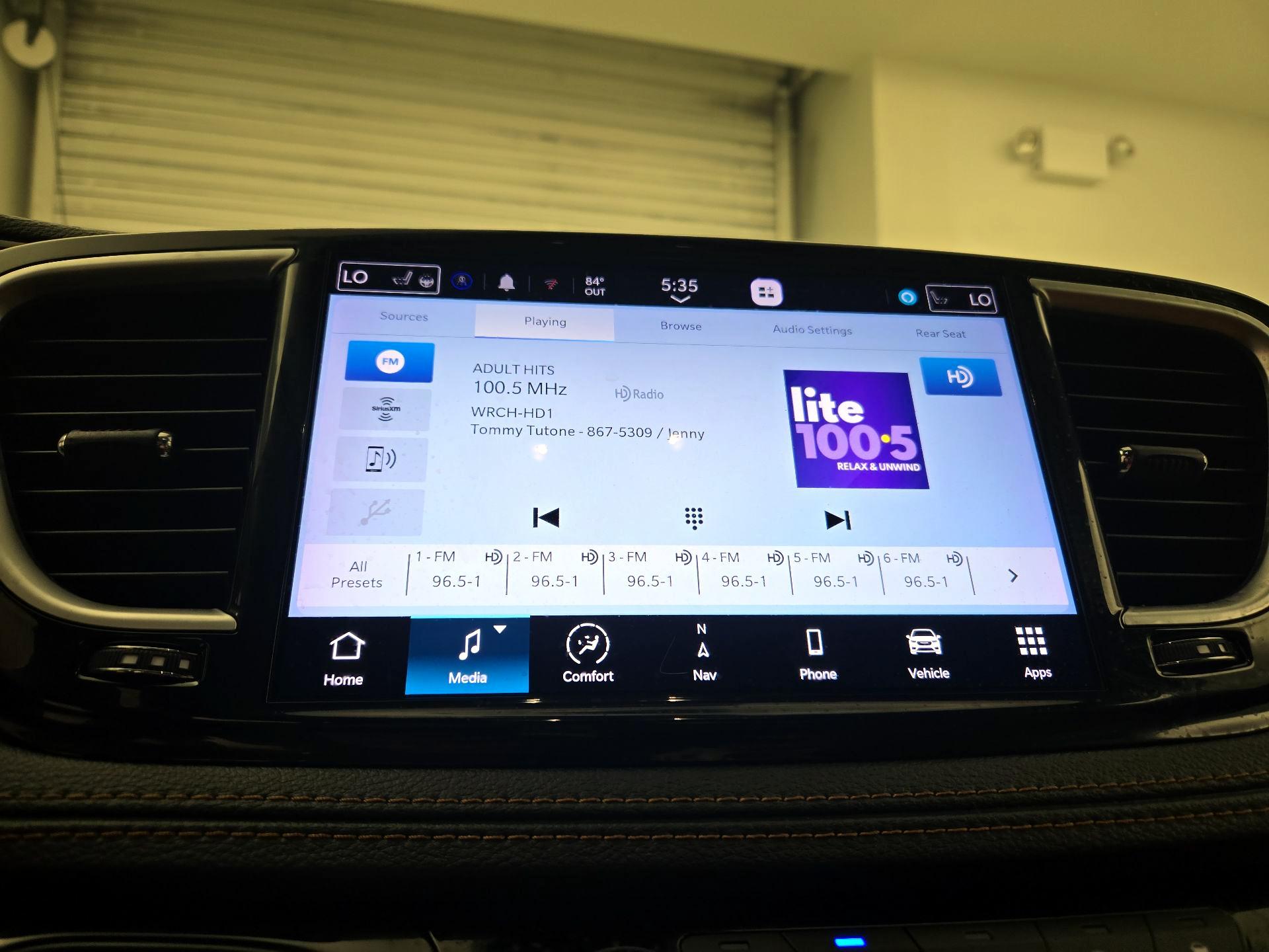 Thumbnail: 2022 Chrysler Pacifica - 16