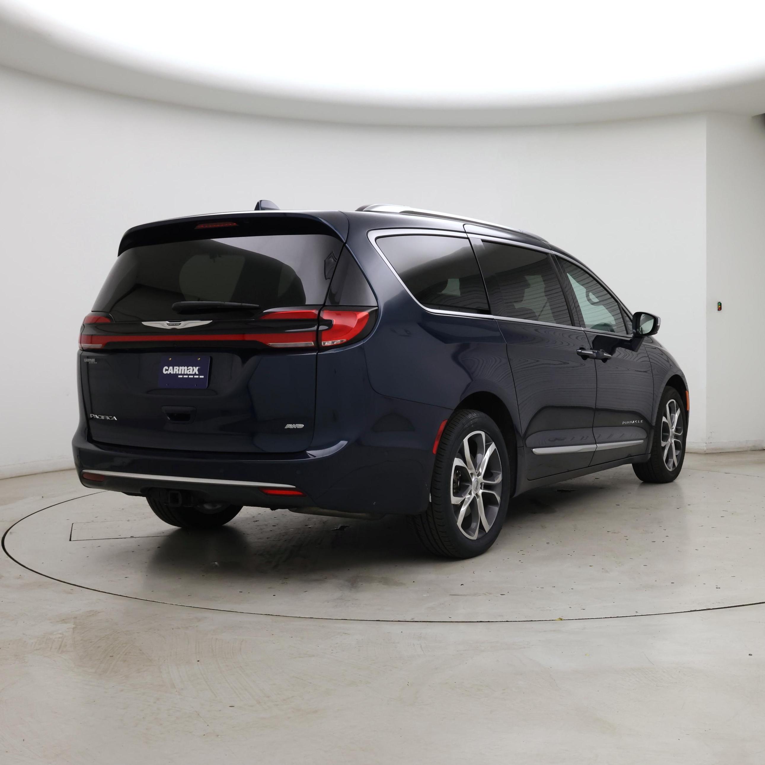 Thumbnail: 2022 Chrysler Pacifica - 8