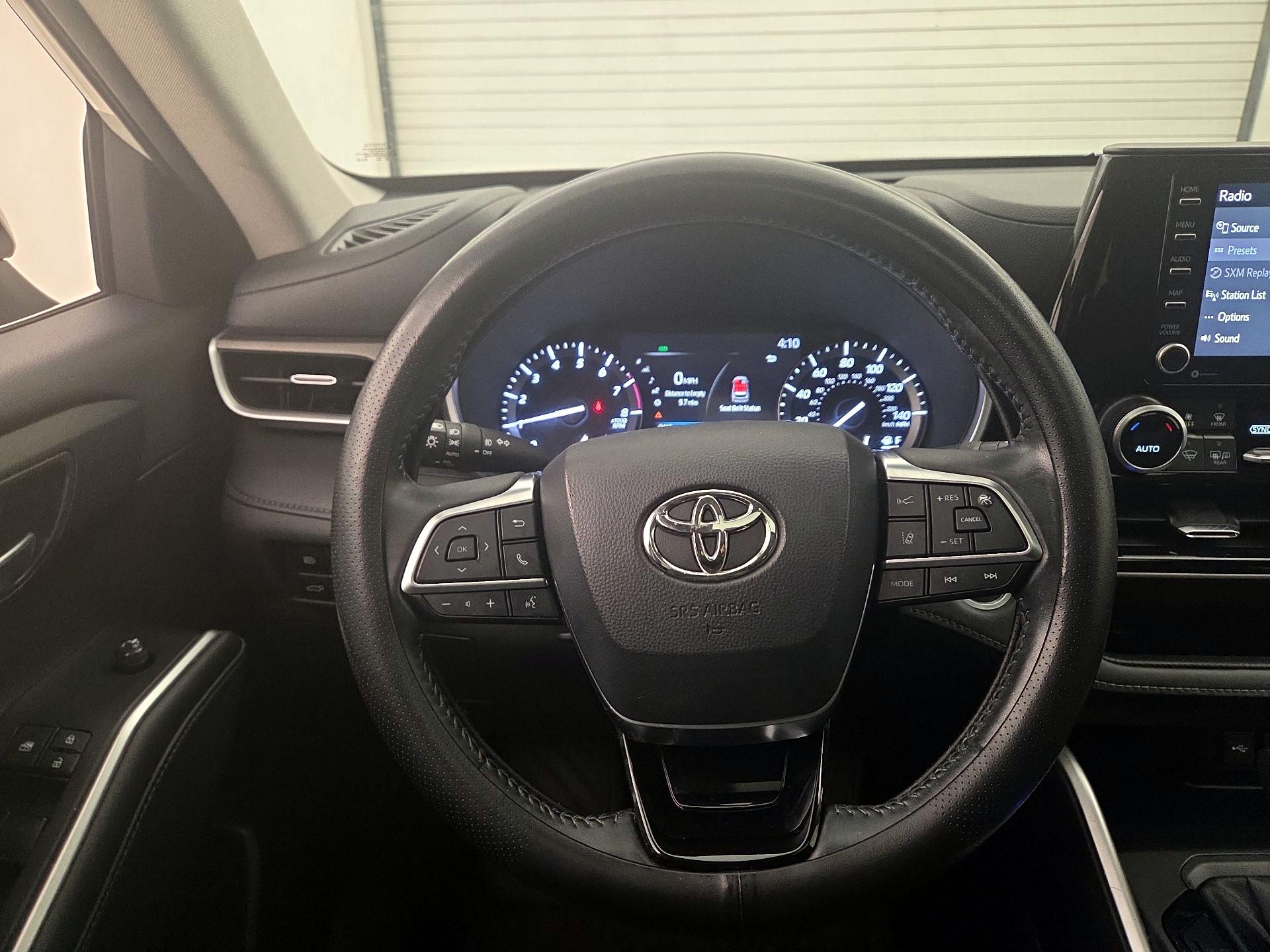 Thumbnail: 2021 Toyota Highlander - 10