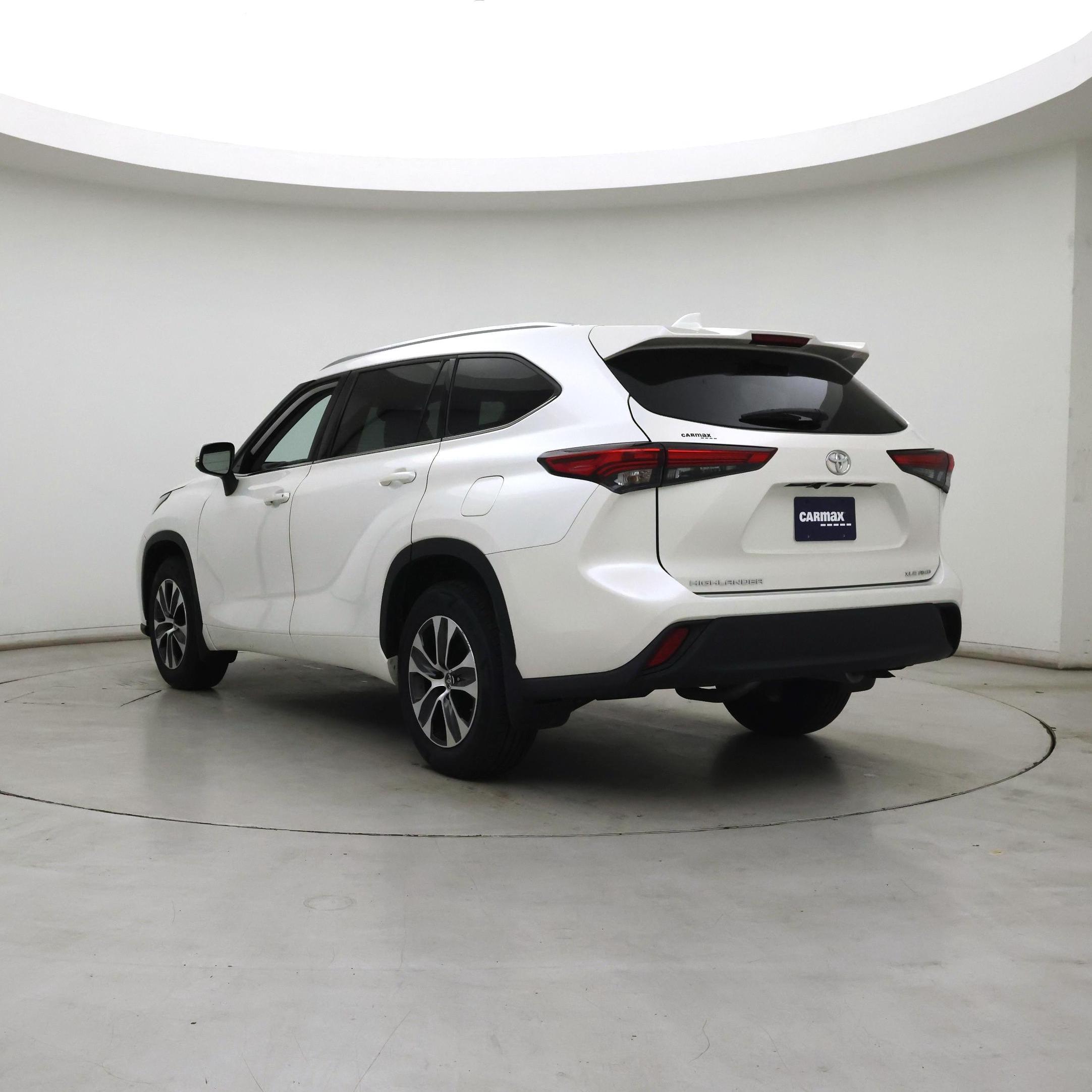 Thumbnail: 2021 Toyota Highlander - 2